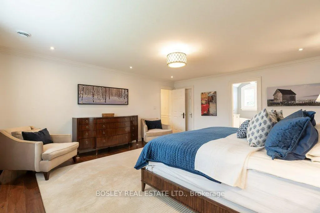 Photo 28 of 124 Perry Crescent, Etobicoke, Princess-Rosethorn — HOMEH