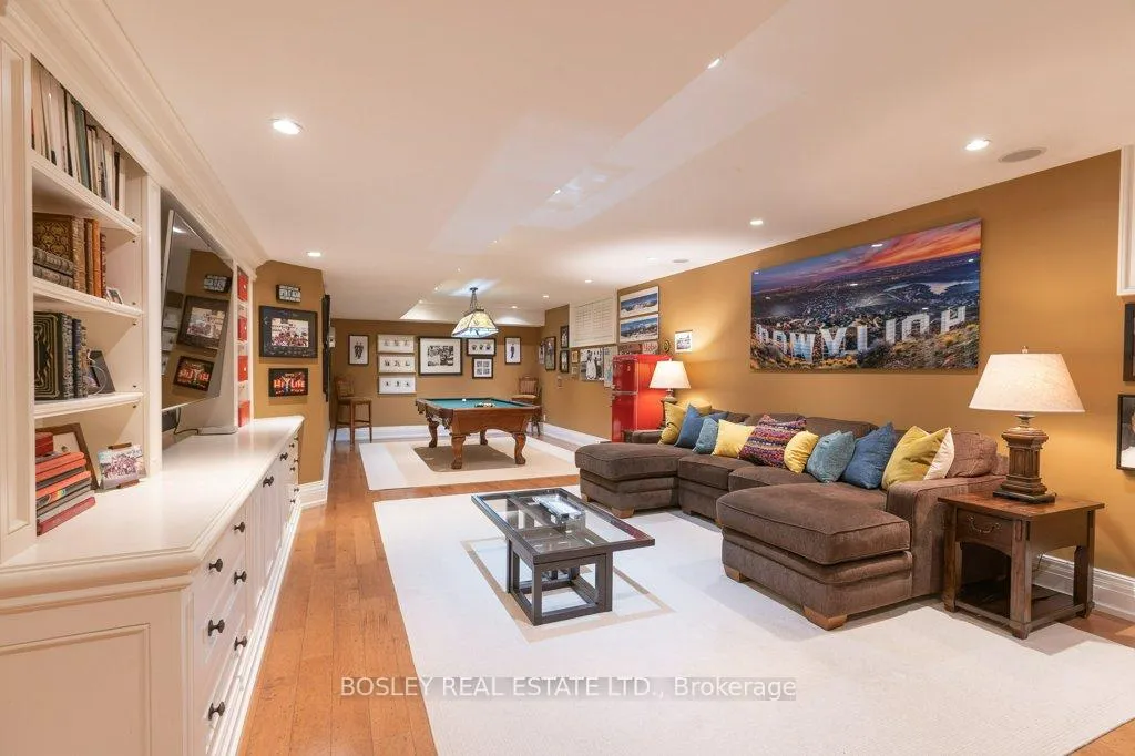 Photo 33 of 124 Perry Crescent, Etobicoke, Princess-Rosethorn — HOMEH