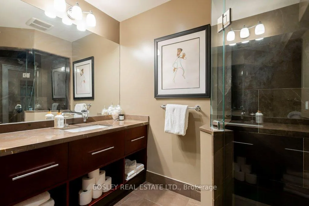 Photo 38 of 124 Perry Crescent, Etobicoke, Princess-Rosethorn — HOMEH