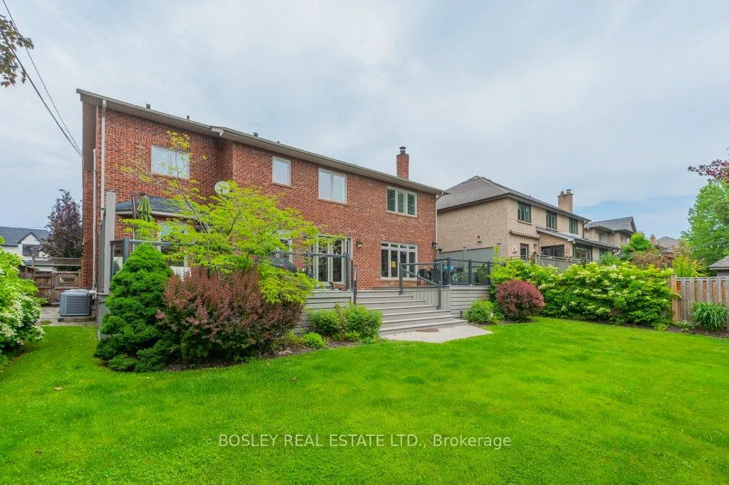 Photo 43 of 124 Perry Crescent, Etobicoke, Princess-Rosethorn — HOMEH