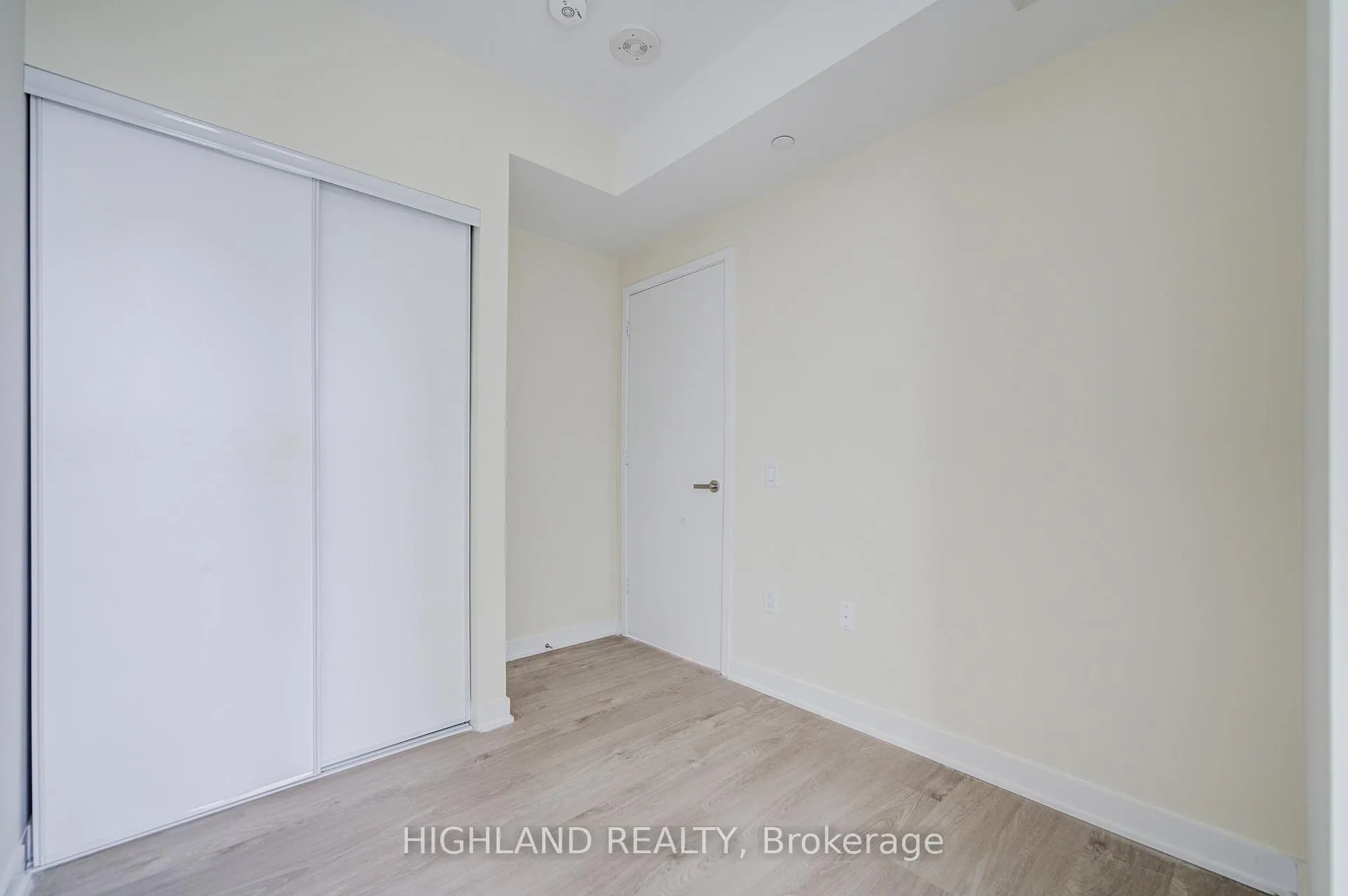 Photo 22 of Unit 2003, 3900 Confederation Parkway, Mississauga, City Centre — HOMEH