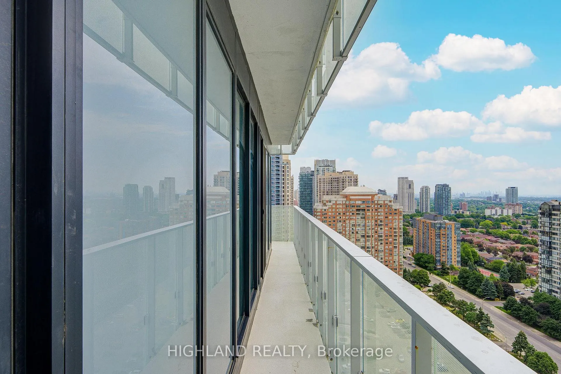 Photo 27 of Unit 2003, 3900 Confederation Parkway, Mississauga, City Centre — HOMEH