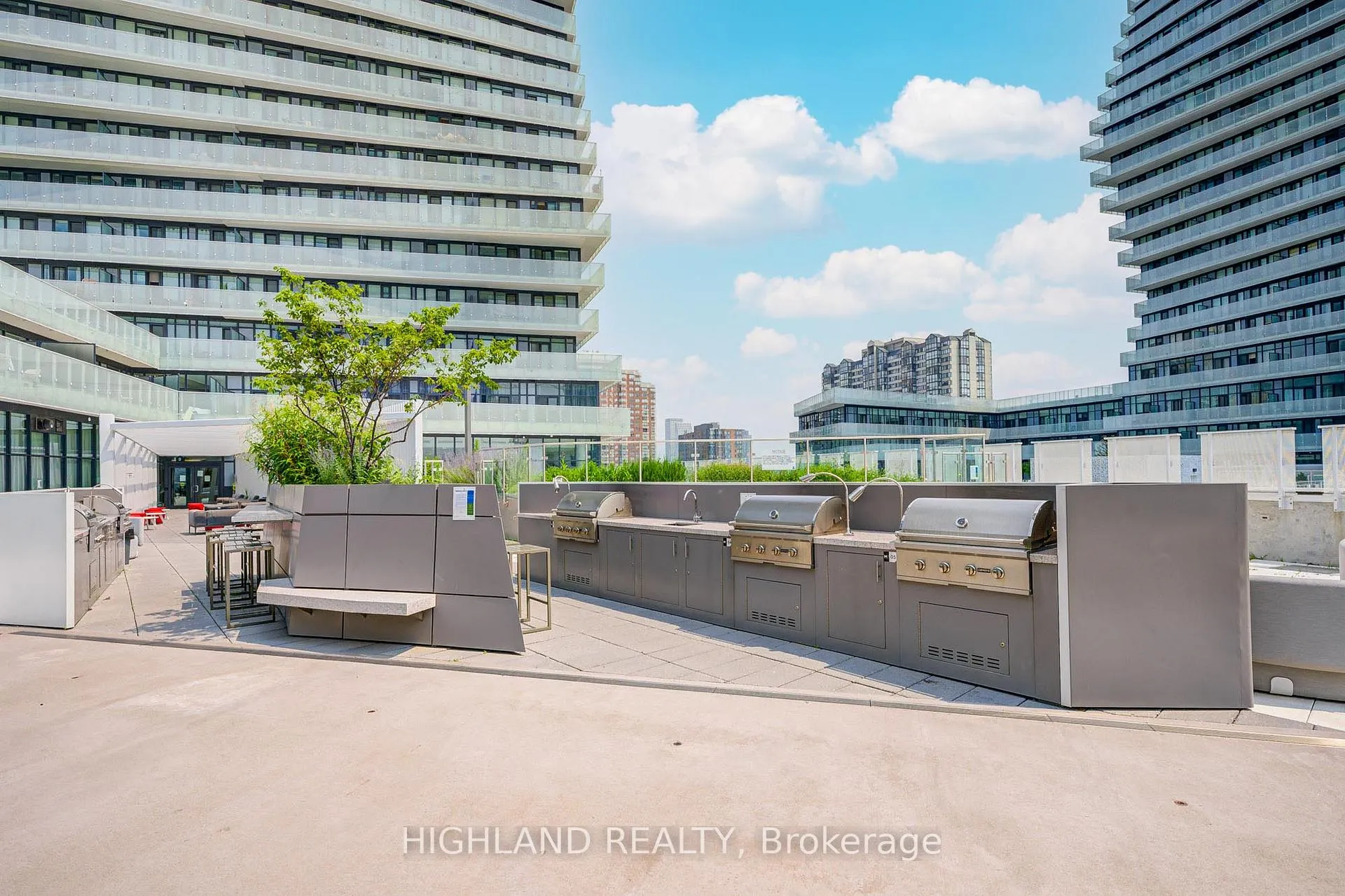 Photo 37 of Unit 2003, 3900 Confederation Parkway, Mississauga, City Centre — HOMEH