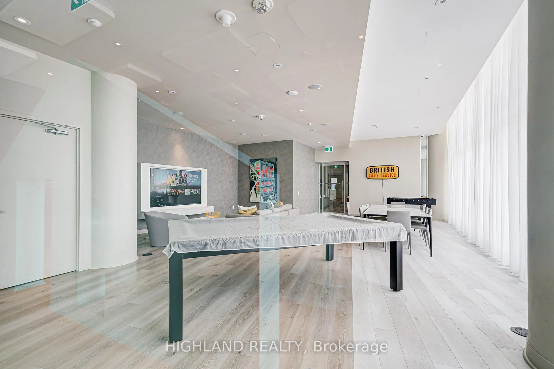 Photo 41 of Unit 2003, 3900 Confederation Parkway, Mississauga, City Centre — HOMEH