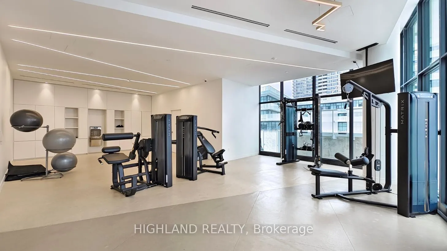 Photo 42 of Unit 2003, 3900 Confederation Parkway, Mississauga, City Centre — HOMEH