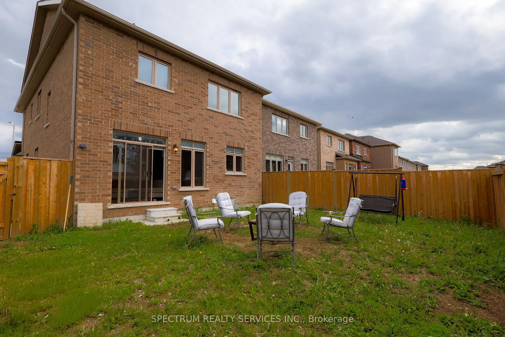 Photo 26 of 2300 Grainger Loop, Innisfil, Rural Innisfil — HOMEH