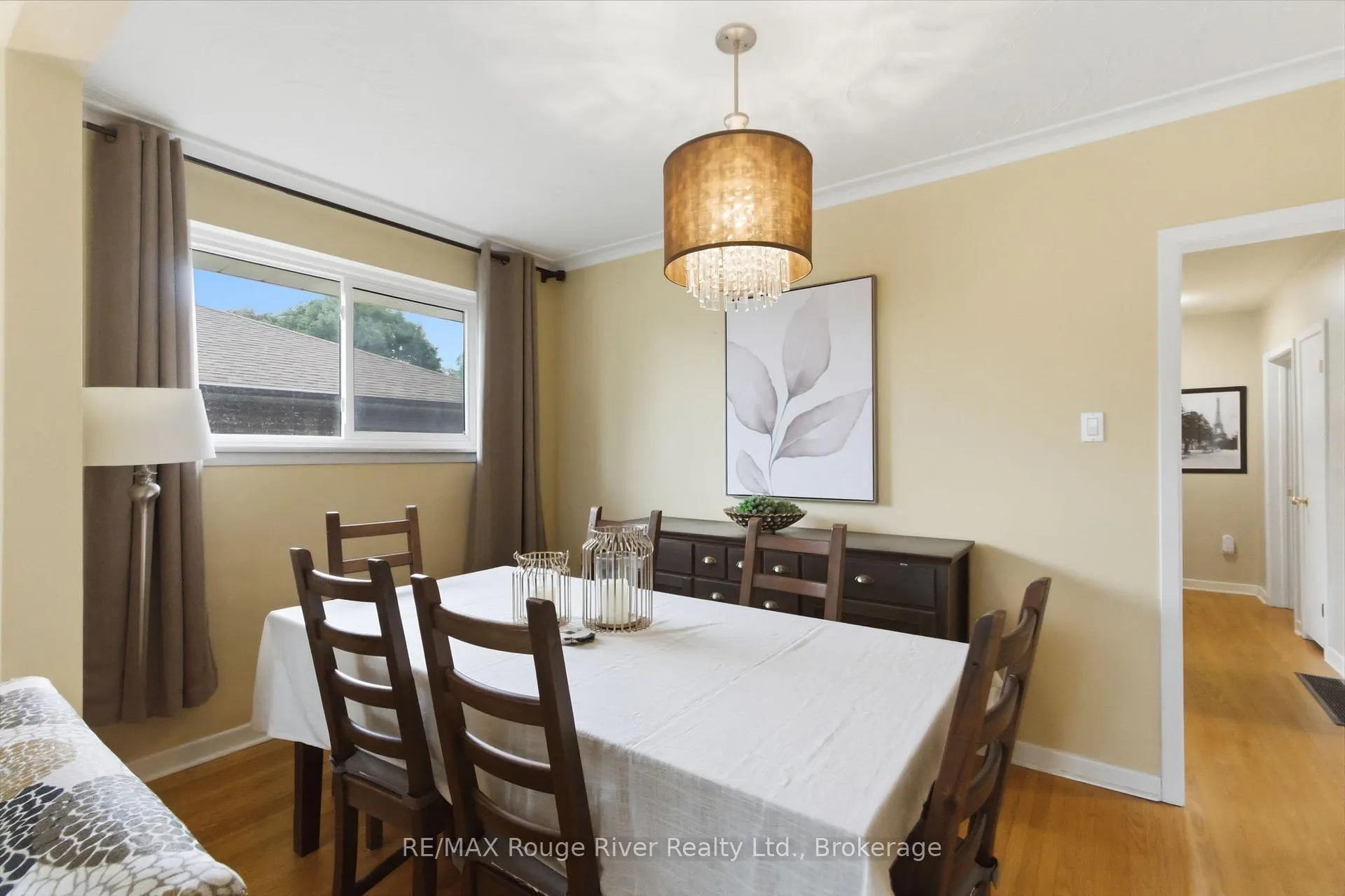Photo 7 of 910 Crocus Crescent, Whitby, Downtown Whitby — HOMEH