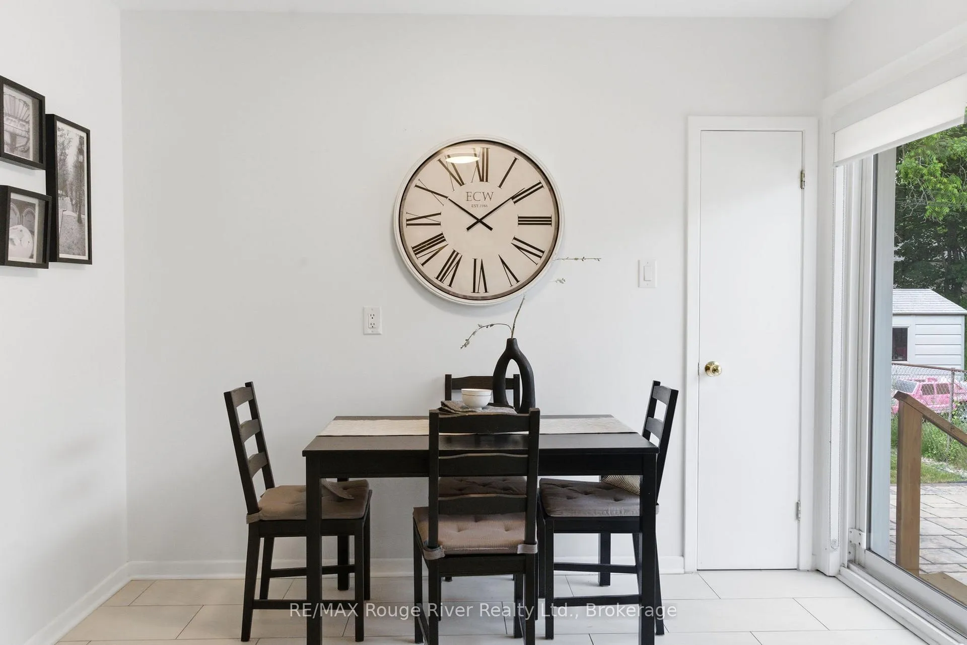 Photo 11 of 910 Crocus Crescent, Whitby, Downtown Whitby — HOMEH