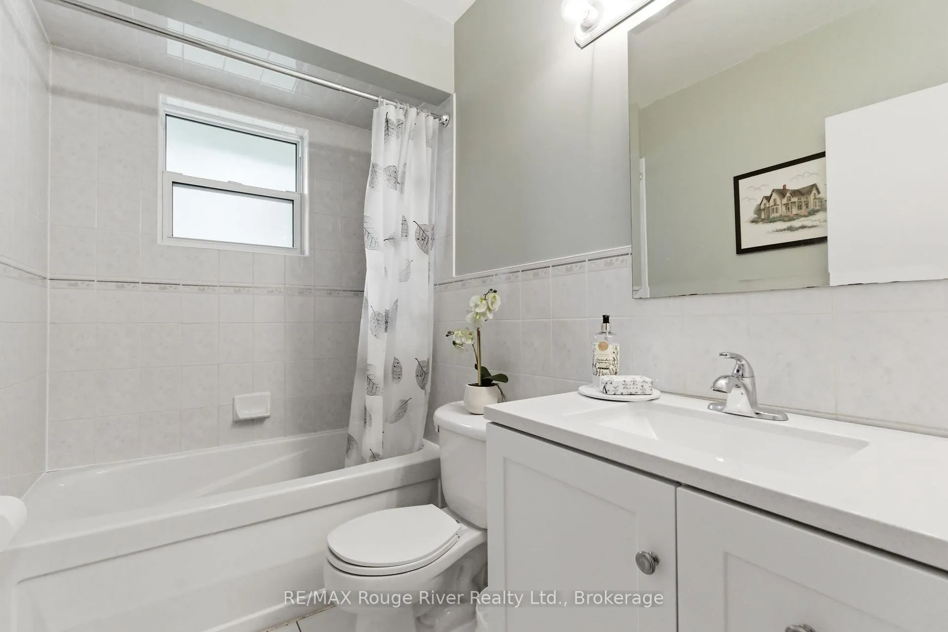 Photo 21 of 910 Crocus Crescent, Whitby, Downtown Whitby — HOMEH