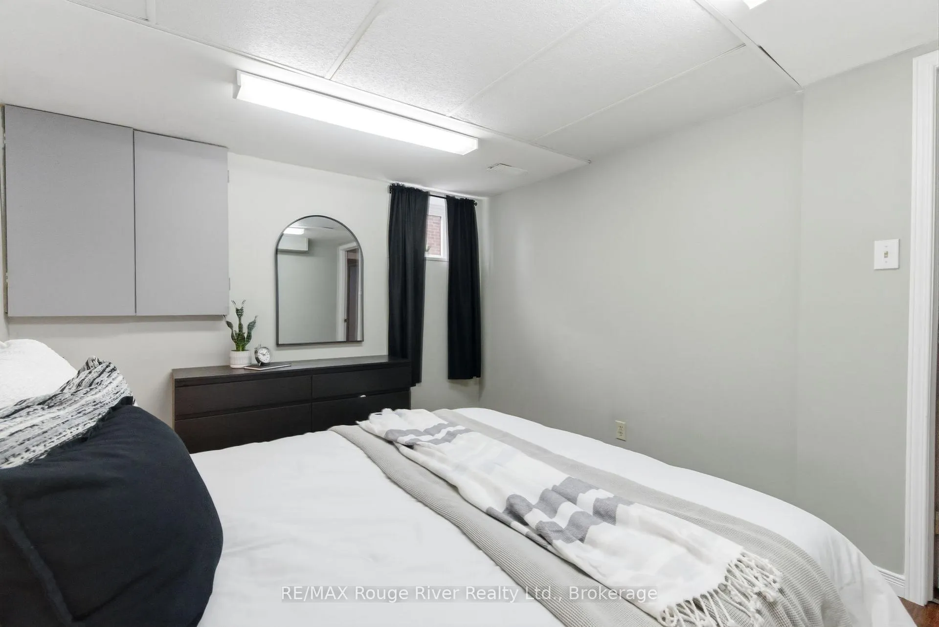 Photo 25 of 910 Crocus Crescent, Whitby, Downtown Whitby — HOMEH