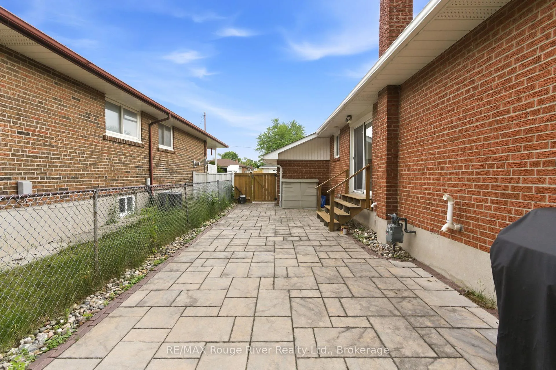 Photo 39 of 910 Crocus Crescent, Whitby, Downtown Whitby — HOMEH