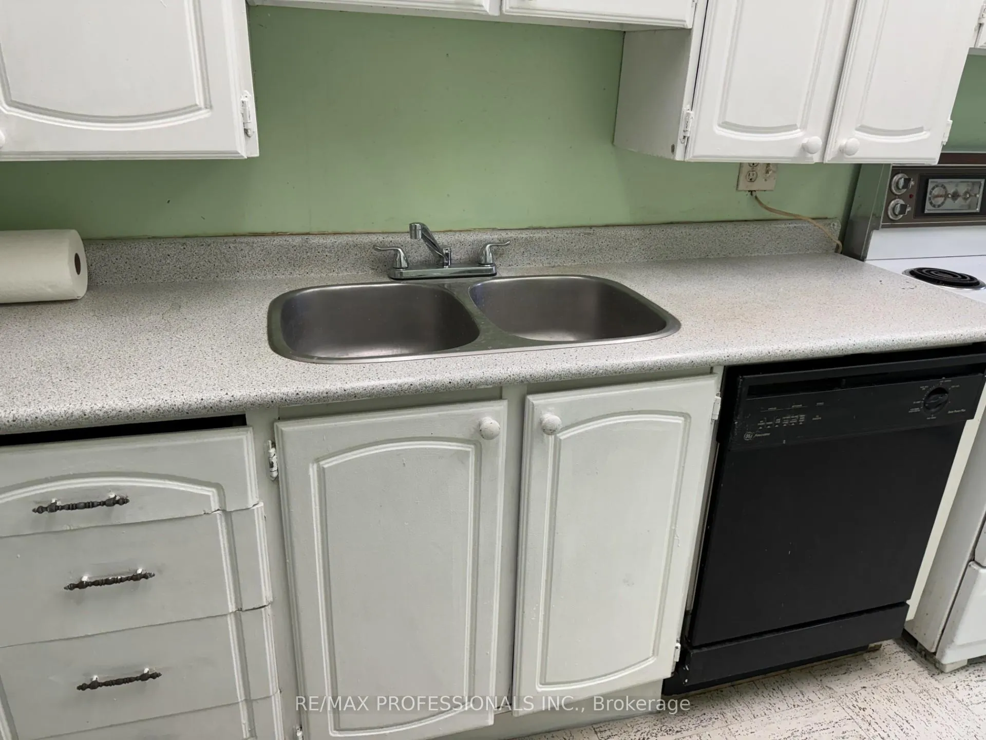 Photo 6 of Unit 602, 11 Wincott Drive, Etobicoke, Kingsview Village-The Westway — HOMEH