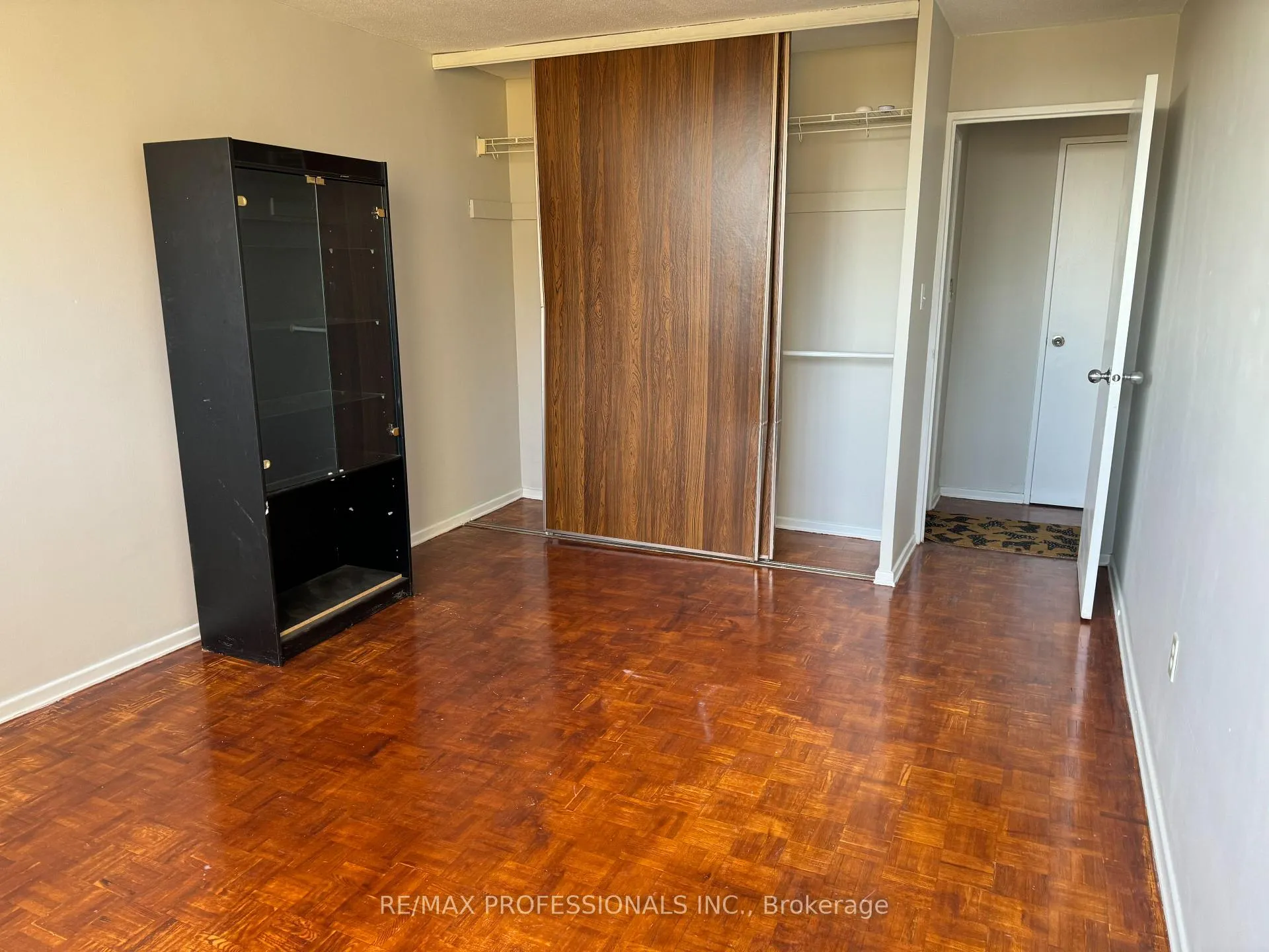 Photo 10 of Unit 602, 11 Wincott Drive, Etobicoke, Kingsview Village-The Westway — HOMEH