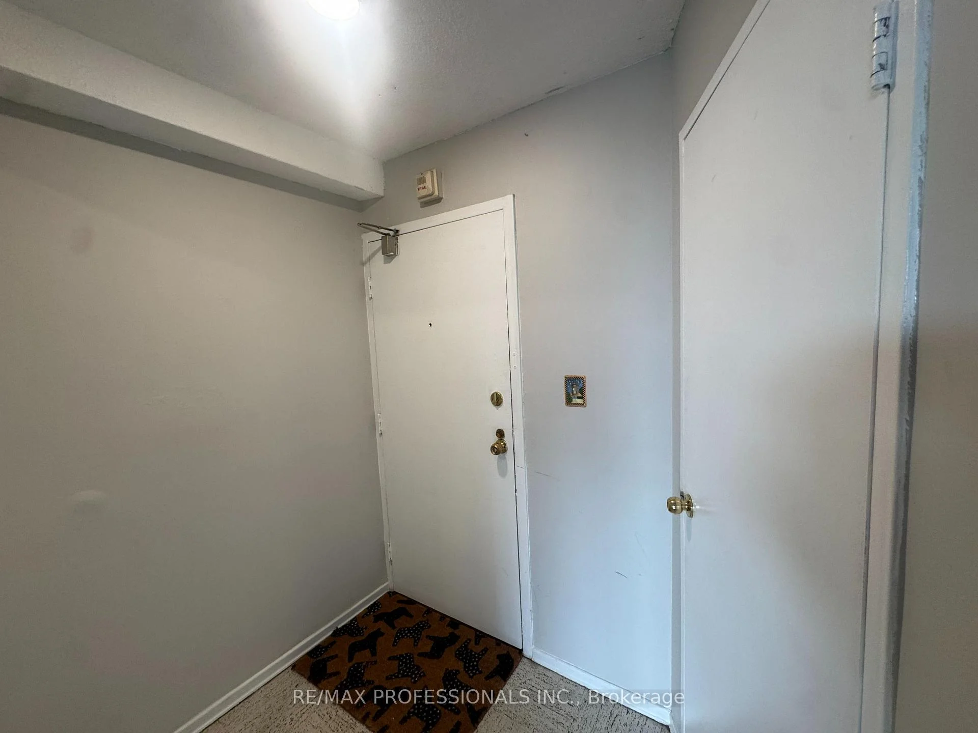 Photo 3 of Unit 602, 11 Wincott Drive, Etobicoke, Kingsview Village-The Westway — HOMEH