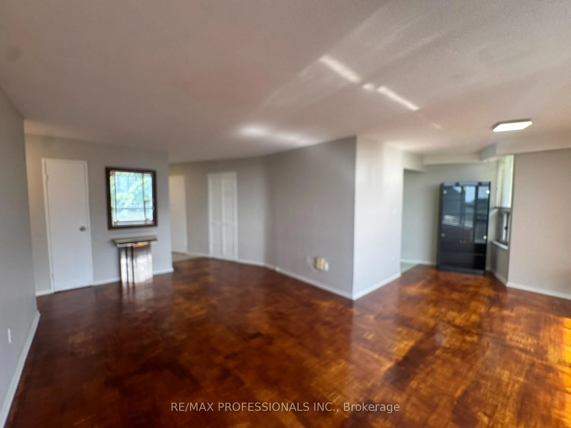 Photo 11 of Unit 602, 11 Wincott Drive, Etobicoke, Kingsview Village-The Westway — HOMEH