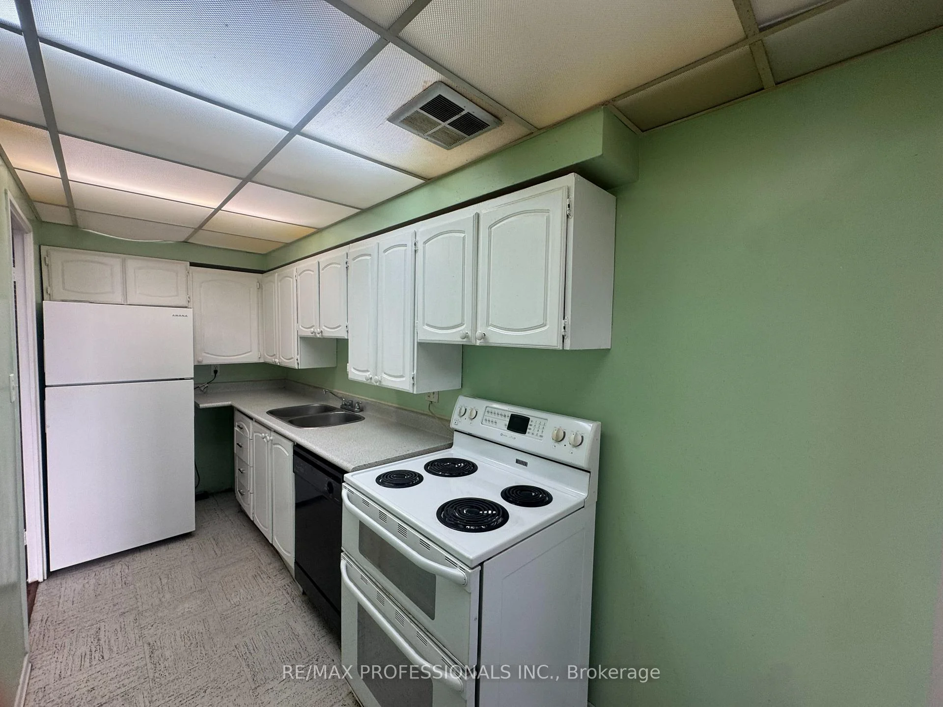 Photo 17 of Unit 602, 11 Wincott Drive, Etobicoke, Kingsview Village-The Westway — HOMEH