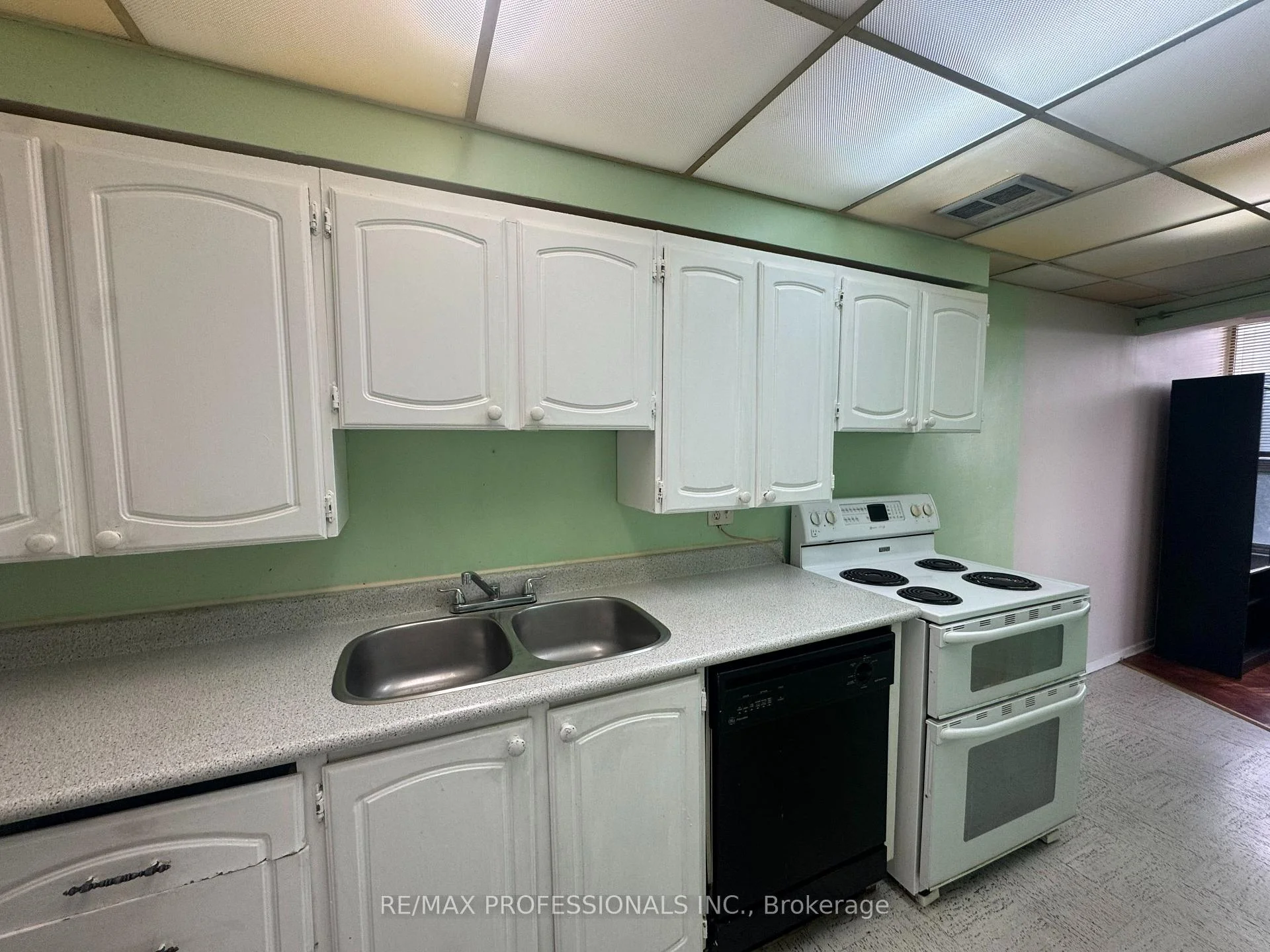 Photo 19 of Unit 602, 11 Wincott Drive, Etobicoke, Kingsview Village-The Westway — HOMEH