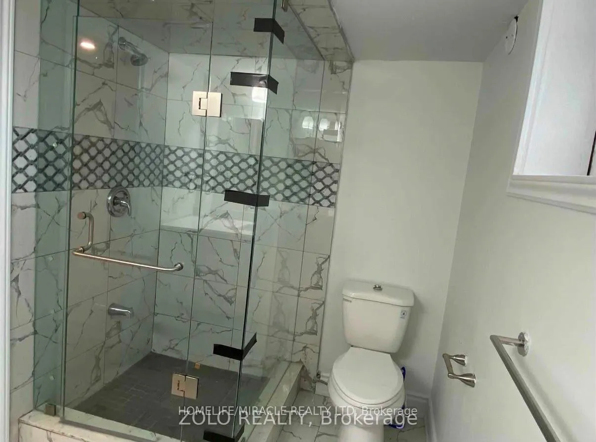 Photo 5 of 236 Renforth Drive, Etobicoke, Markland Wood — HOMEH