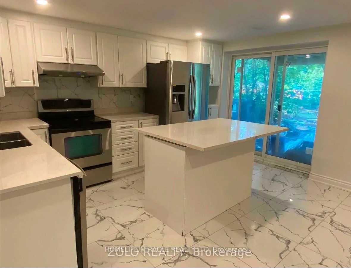 Photo 6 of 236 Renforth Drive, Etobicoke, Markland Wood — HOMEH