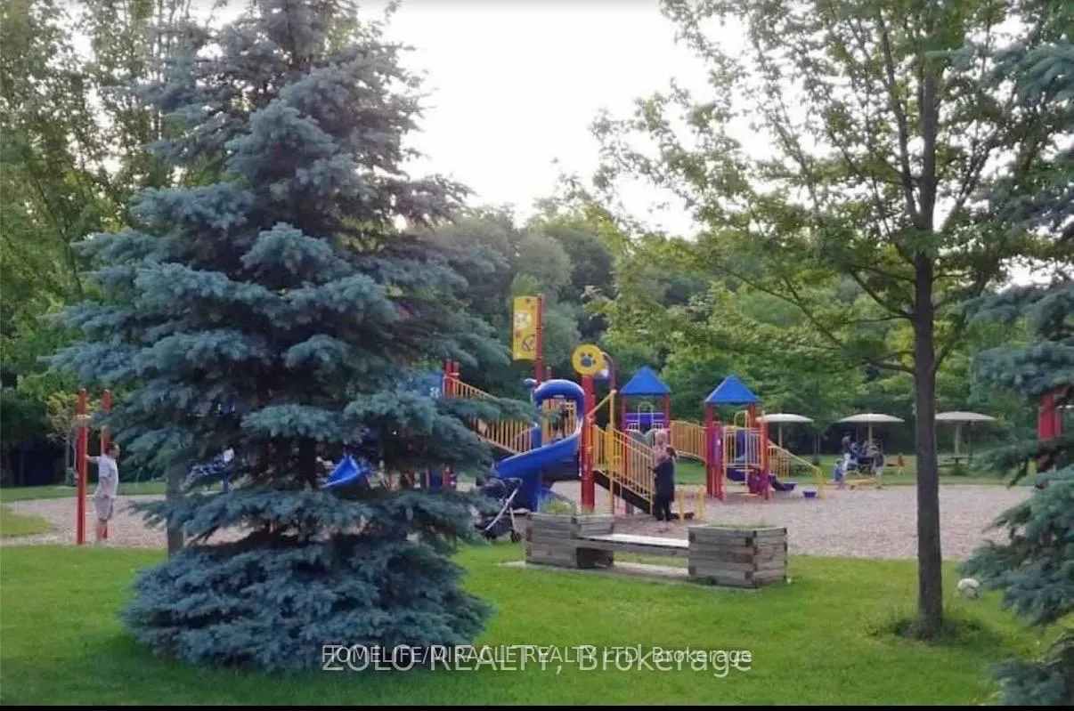 Photo 10 of 236 Renforth Drive, Etobicoke, Markland Wood — HOMEH