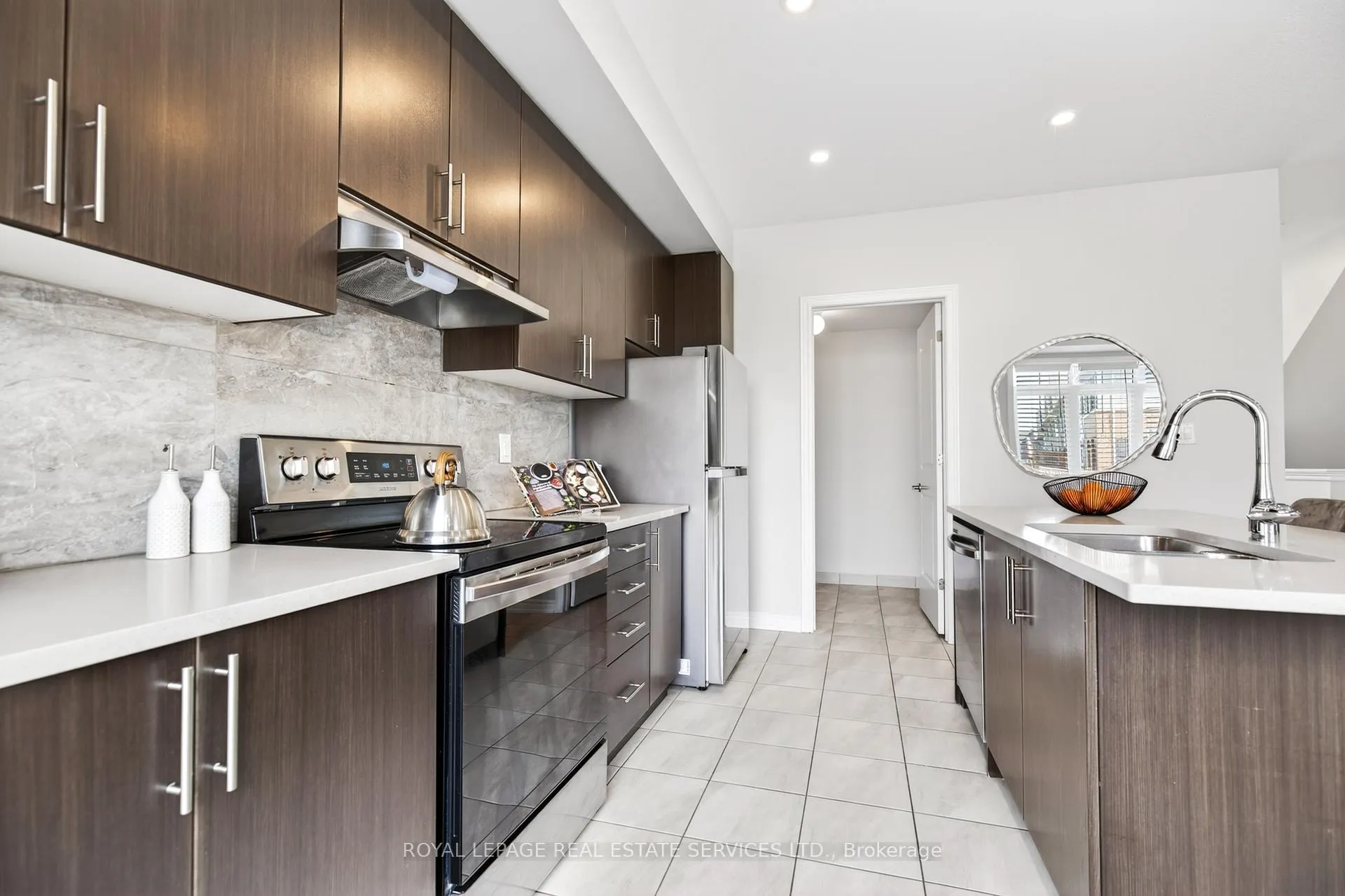 Photo 11 of 5 Canoe Lane, Hamilton, Vincent — HOMEH