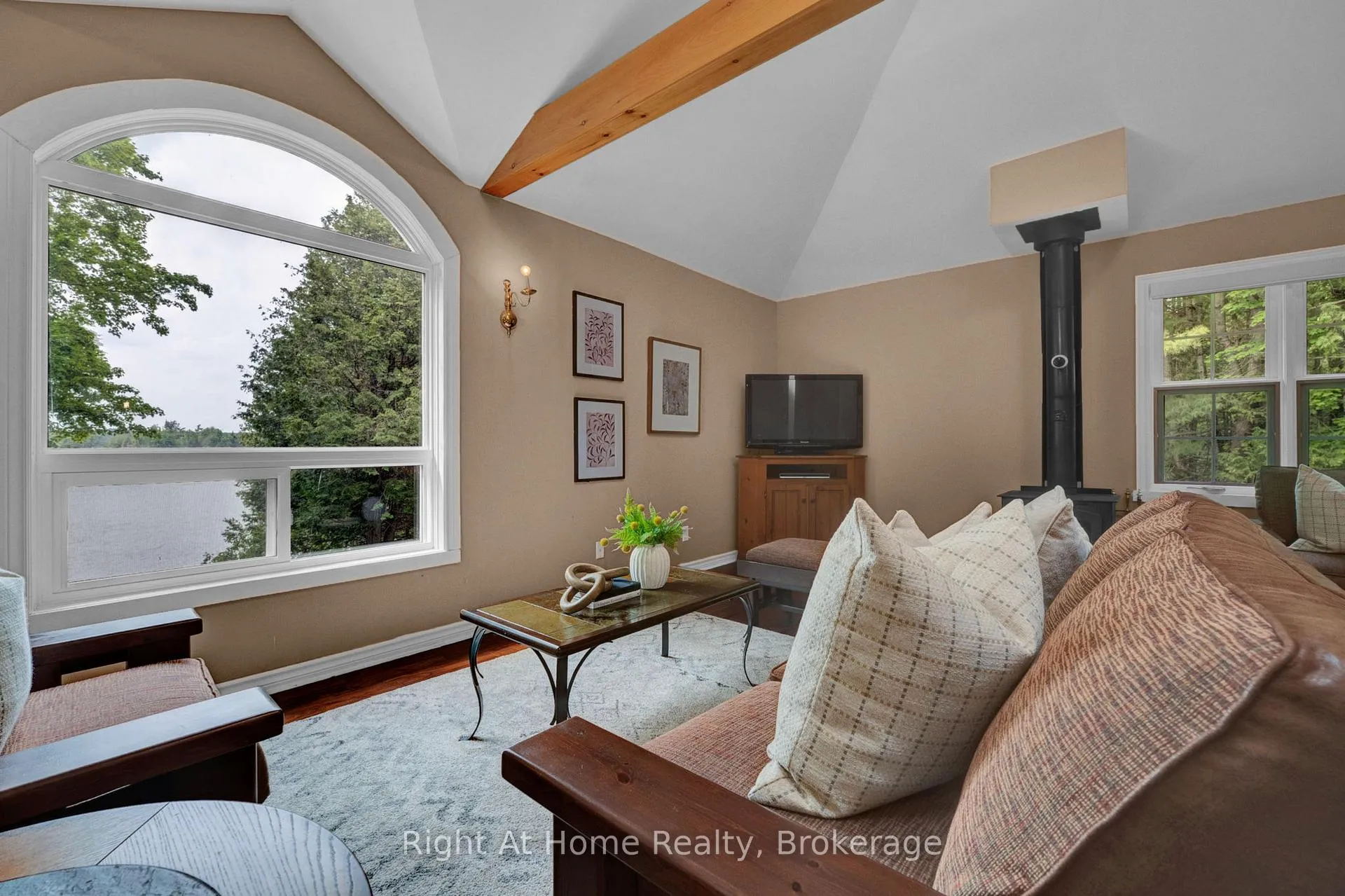 Photo 30 of 74 Talbot Road, Kawartha Lakes, Laxton/Digby/Longford — HOMEH