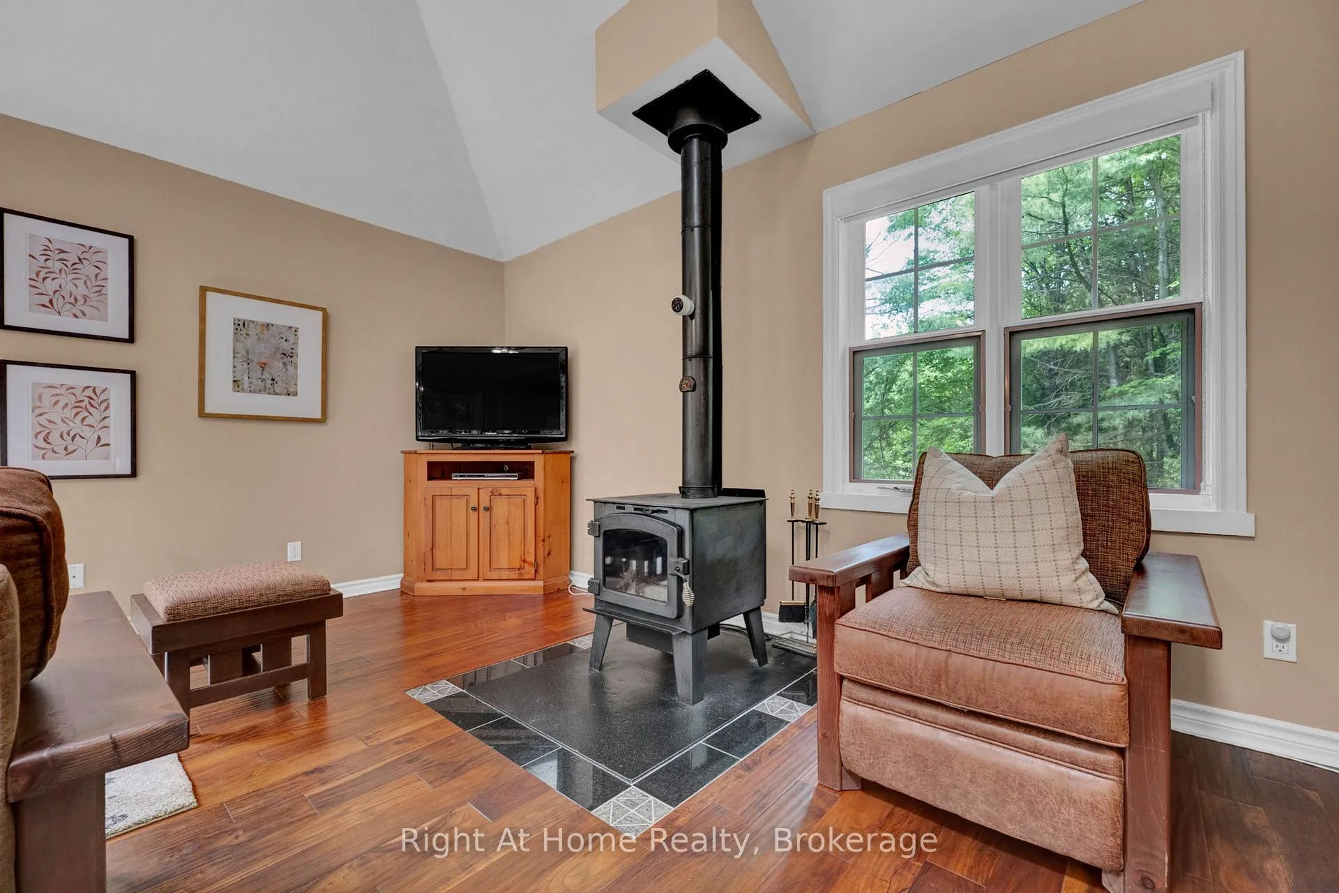 Photo 35 of 74 Talbot Road, Kawartha Lakes, Laxton/Digby/Longford — HOMEH