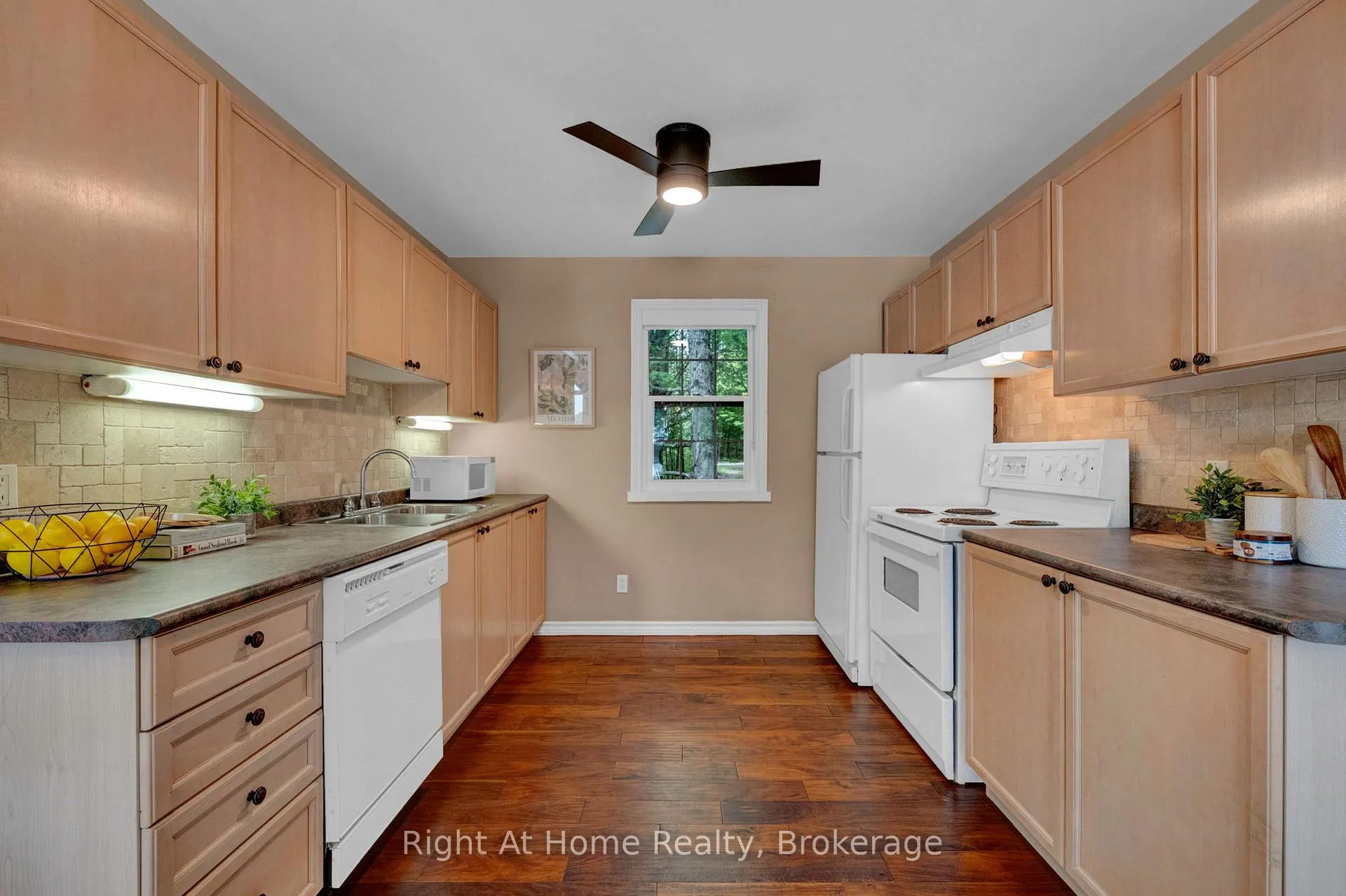 Photo 42 of 74 Talbot Road, Kawartha Lakes, Laxton/Digby/Longford — HOMEH