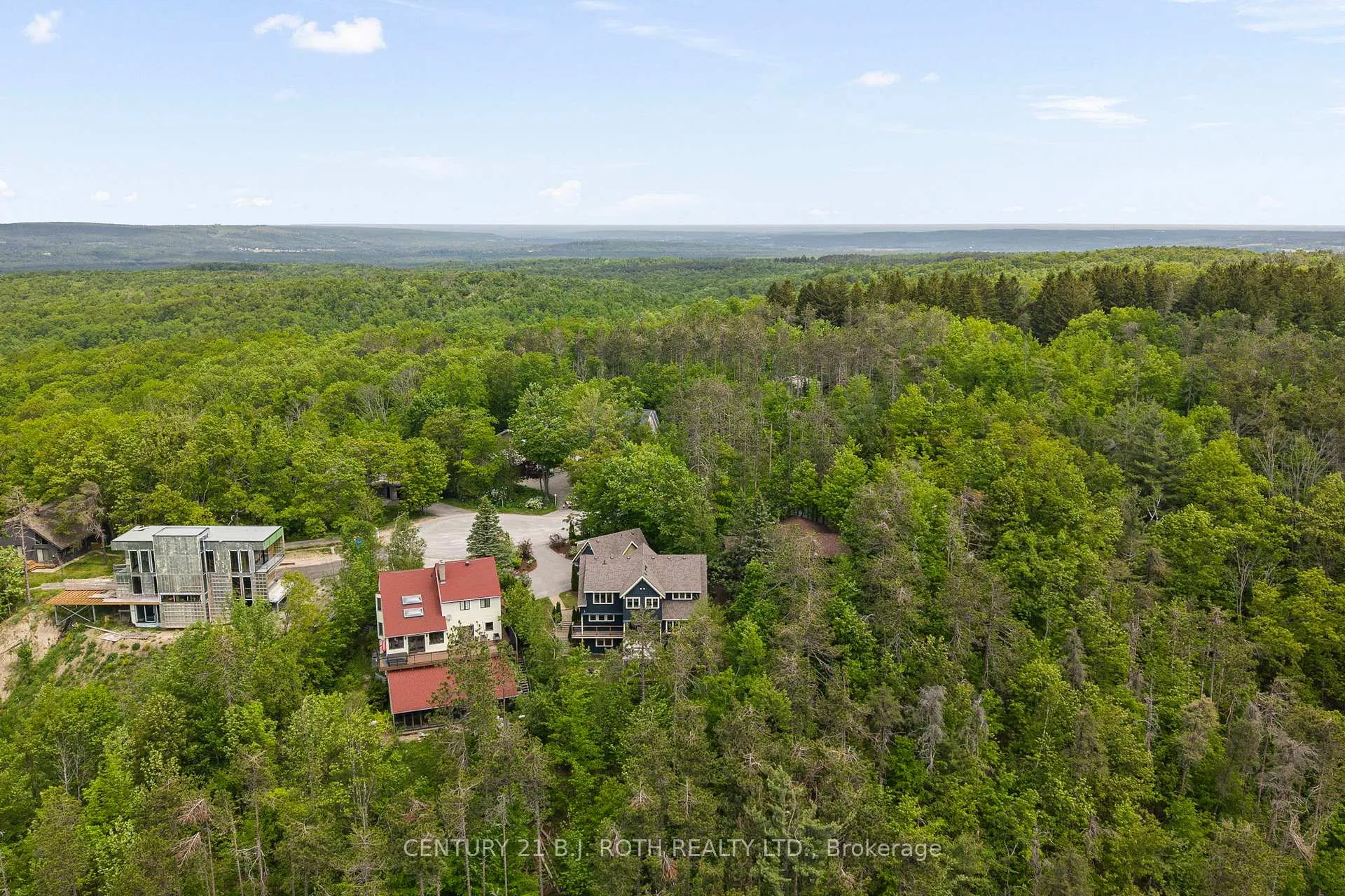 Photo 5 of 7 Pine Point, Oro-Medonte, Horseshoe Valley — HOMEH
