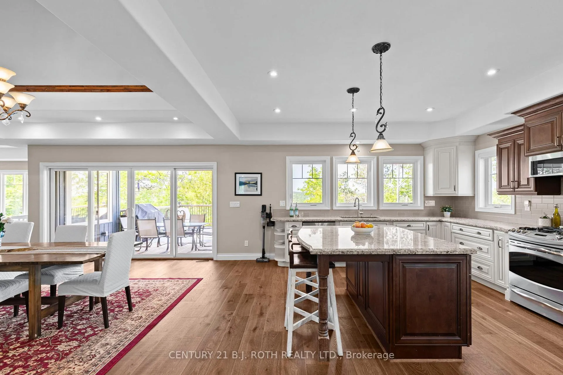 Photo 9 of 7 Pine Point, Oro-Medonte, Horseshoe Valley — HOMEH