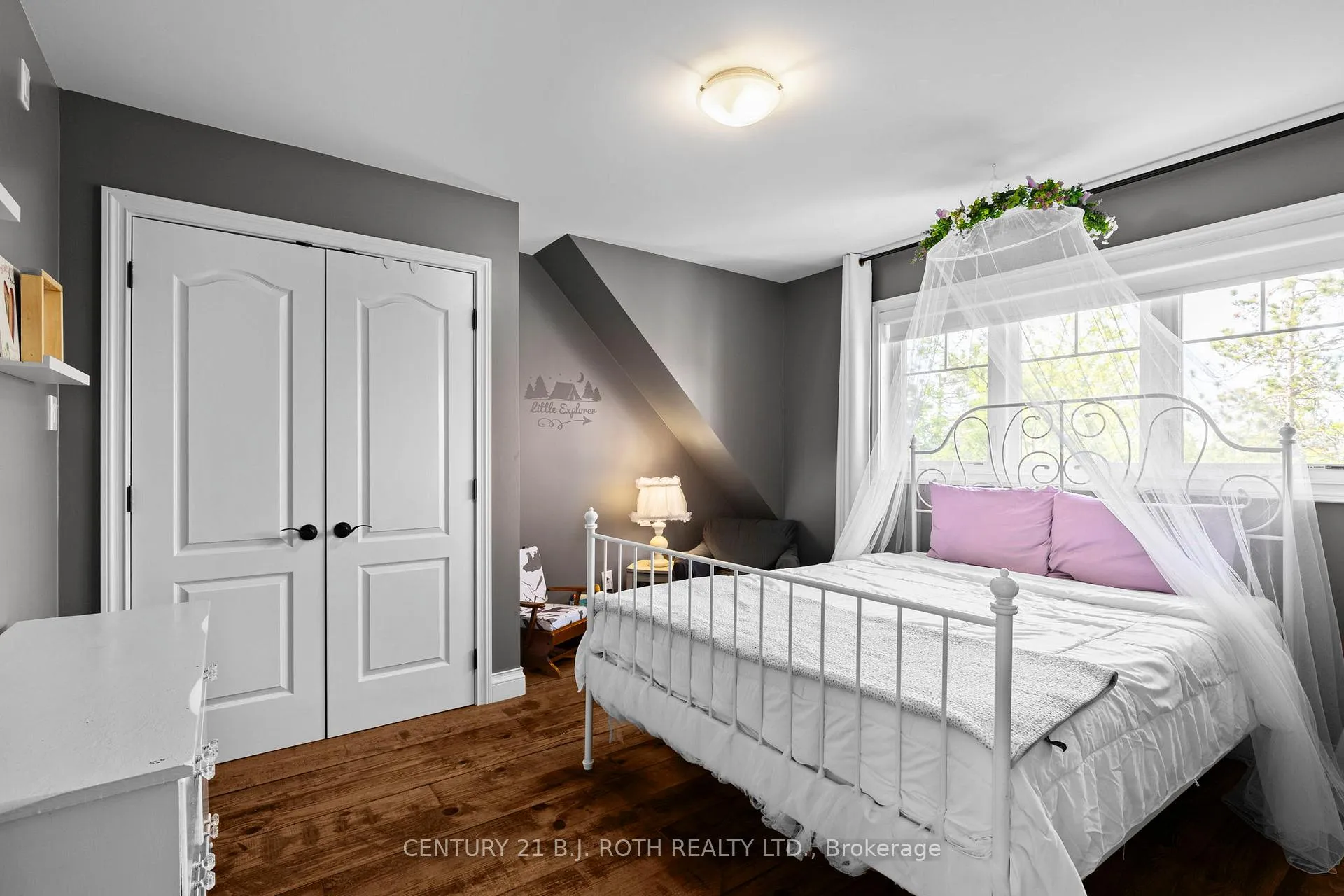 Photo 23 of 7 Pine Point, Oro-Medonte, Horseshoe Valley — HOMEH
