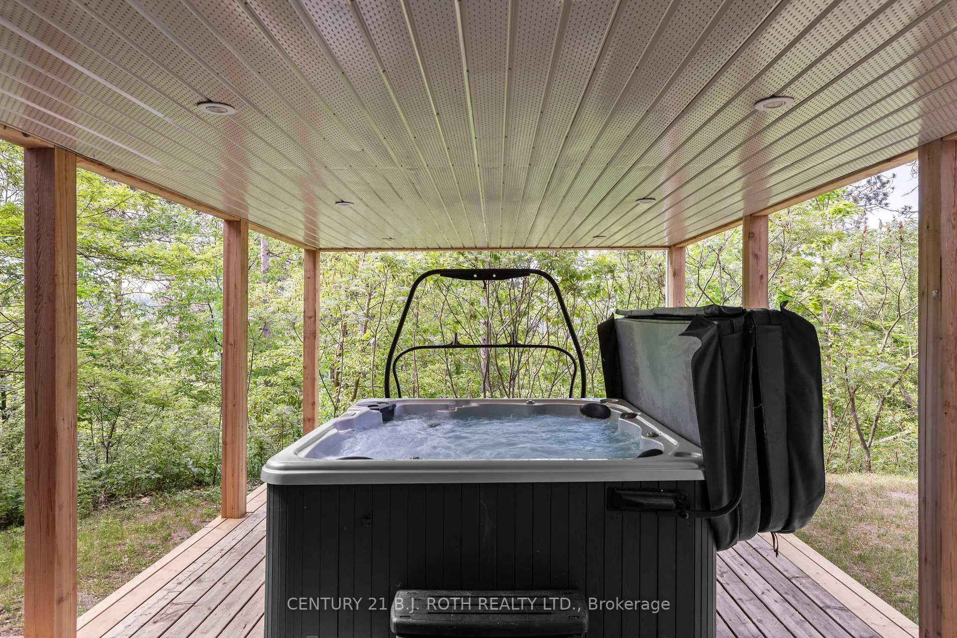Photo 36 of 7 Pine Point, Oro-Medonte, Horseshoe Valley — HOMEH