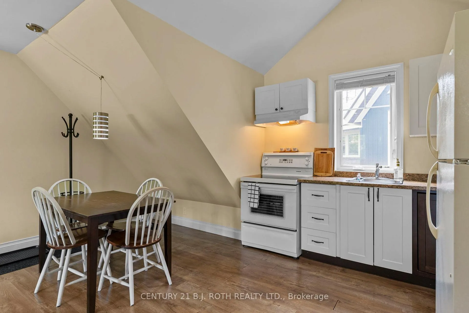 Photo 43 of 7 Pine Point, Oro-Medonte, Horseshoe Valley — HOMEH