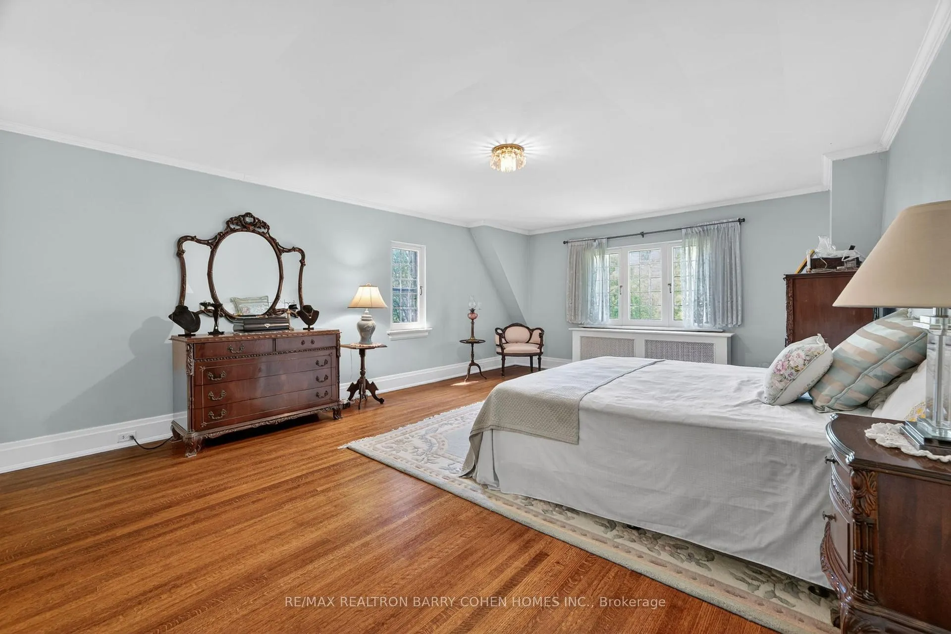 Photo 12 of 29 Strathgowan Crescent, Toronto, Lawrence Park South — HOMEH