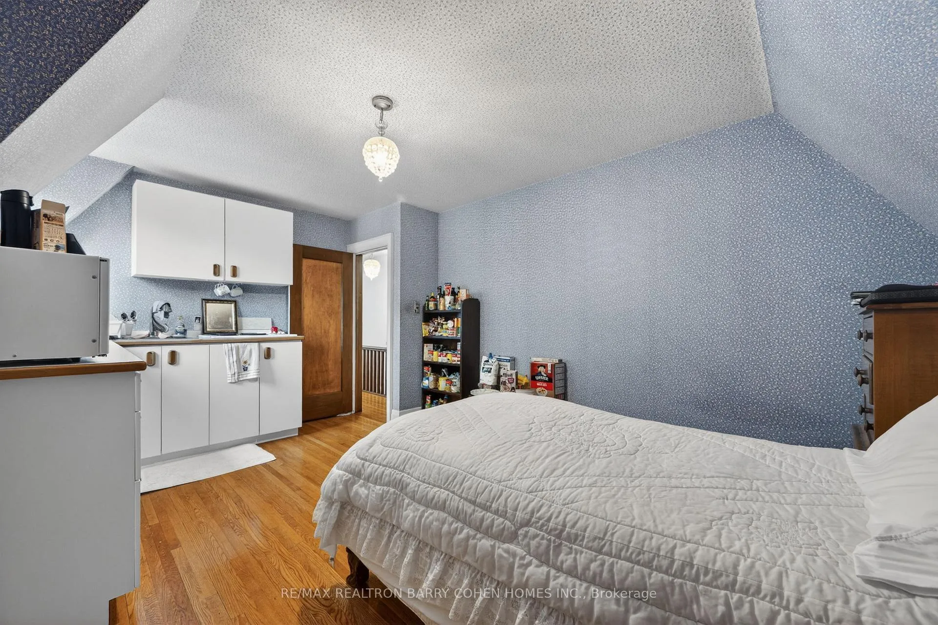 Photo 15 of 29 Strathgowan Crescent, Toronto, Lawrence Park South — HOMEH
