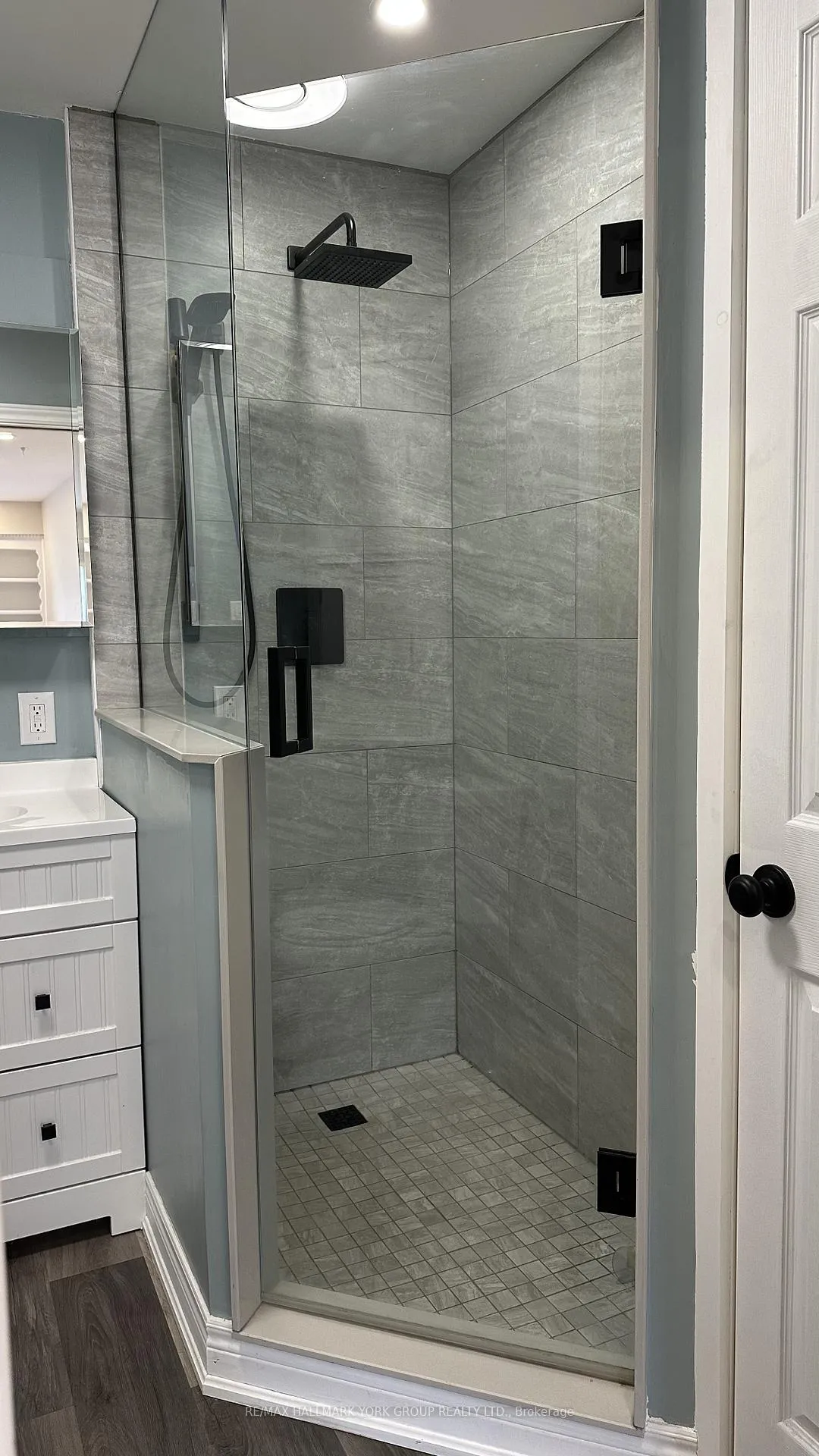 Photo 7 of Unit #Upper, 210 Way's Bay Drive, Georgina, Keswick North — HOMEH