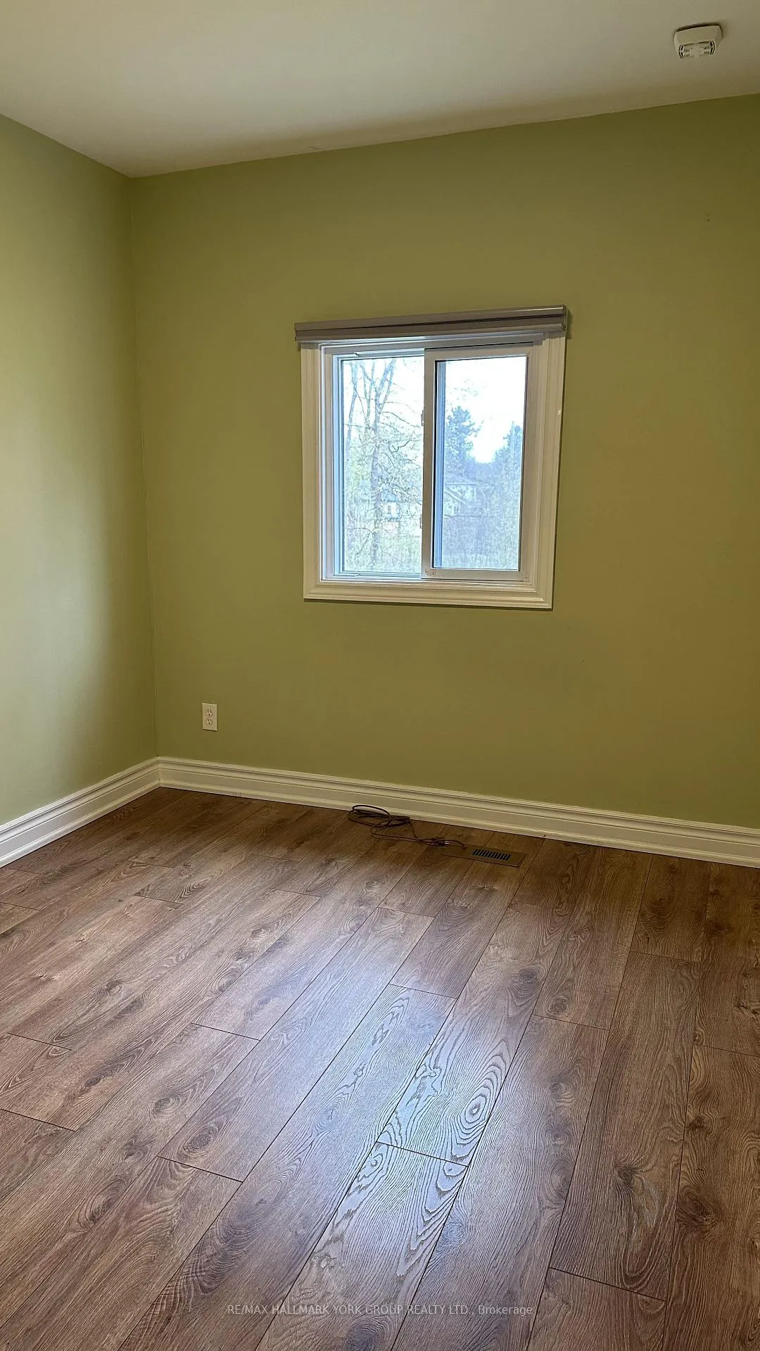 Photo 9 of Unit #Upper, 210 Way's Bay Drive, Georgina, Keswick North — HOMEH