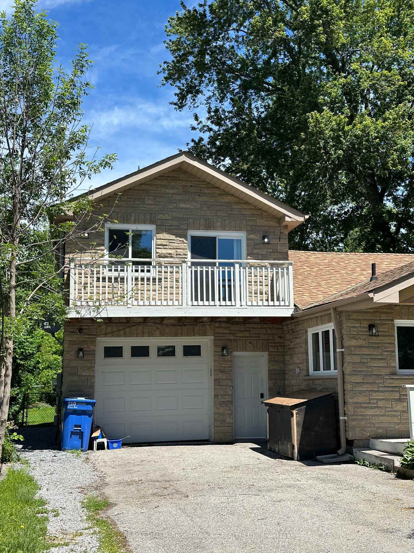 Photo 2 of Unit #Upper, 210 Way's Bay Drive, Georgina, Keswick North — HOMEH
