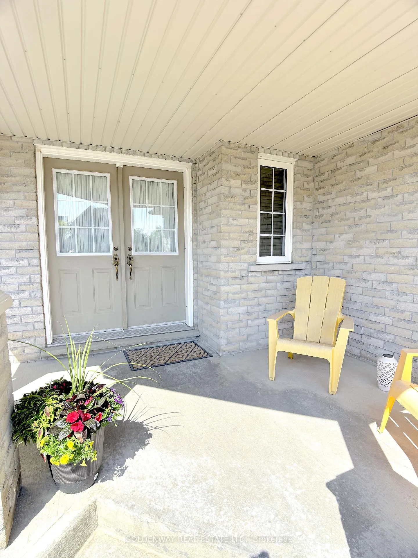 Photo 3 of 152 Stonebridge Drive, Markham, Berczy — HOMEH