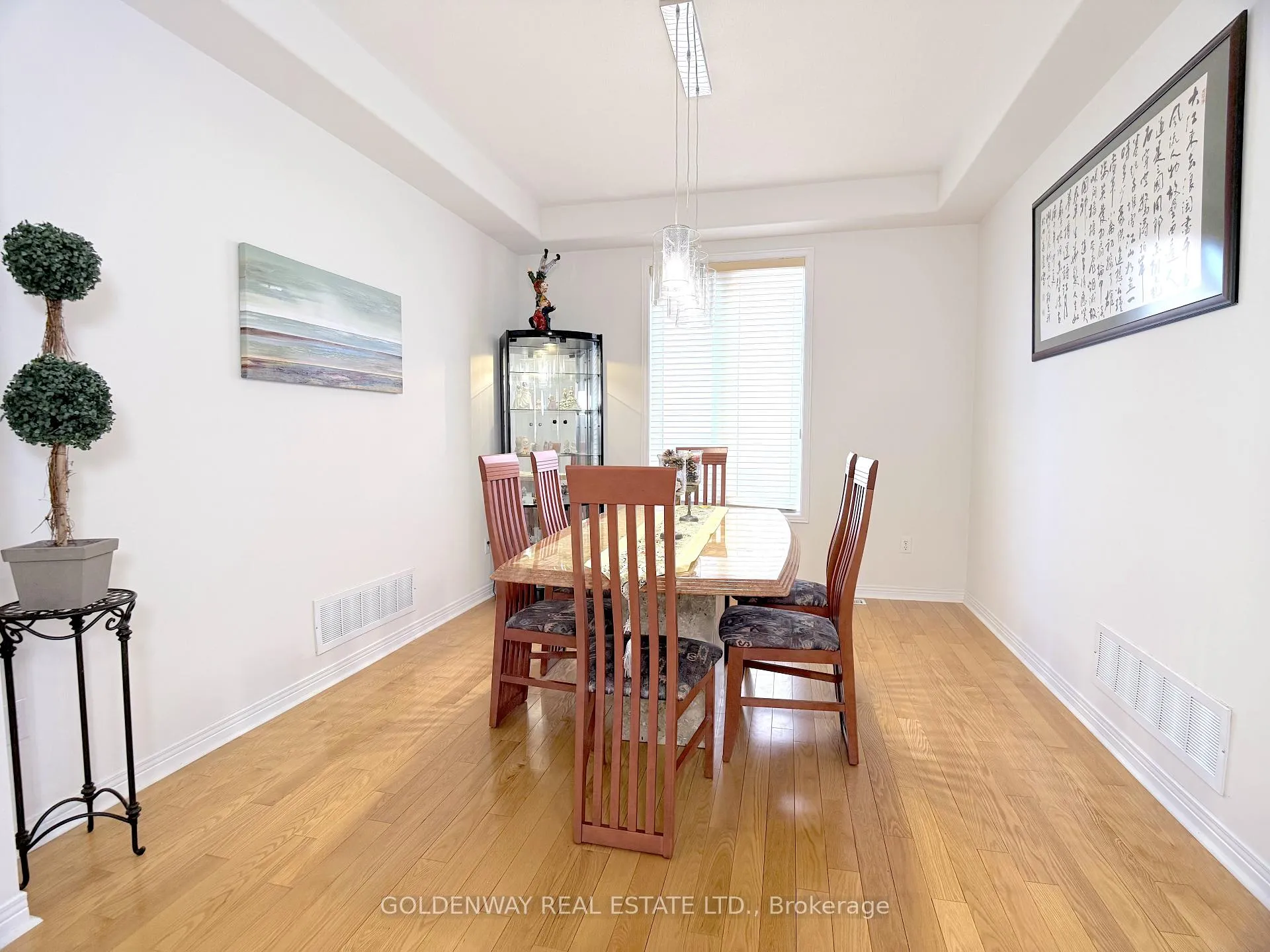 Photo 8 of 152 Stonebridge Drive, Markham, Berczy — HOMEH