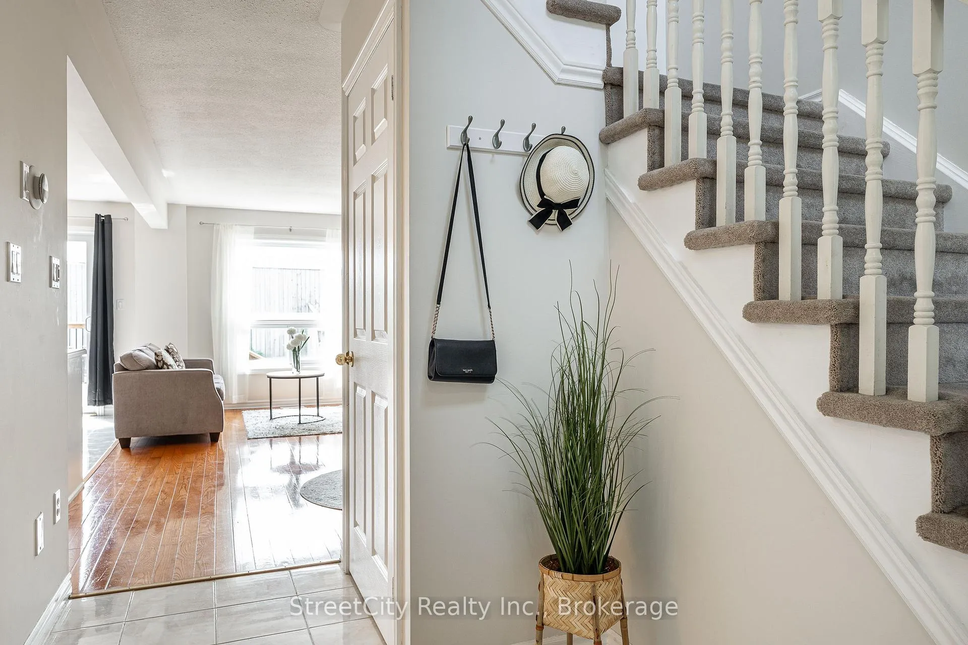 Photo 4 of 75 Wingfield Avenue, Stratford — HOMEH