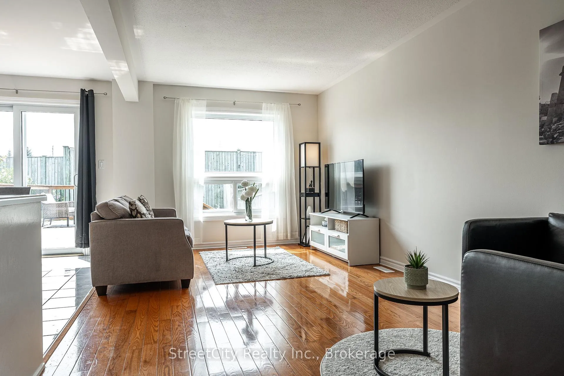 Photo 5 of 75 Wingfield Avenue, Stratford — HOMEH