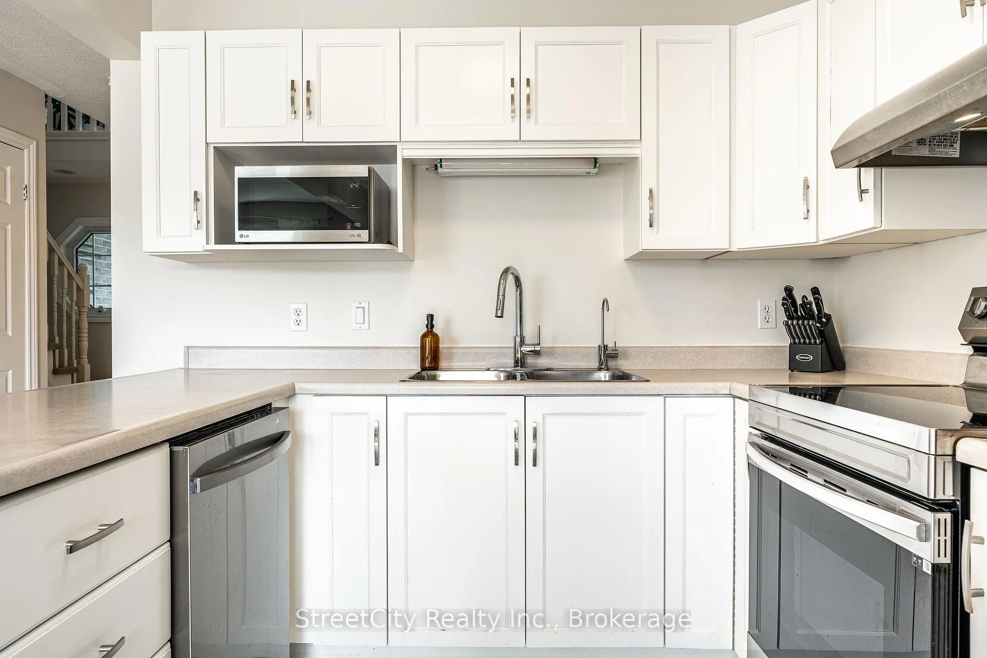 Photo 14 of 75 Wingfield Avenue, Stratford — HOMEH