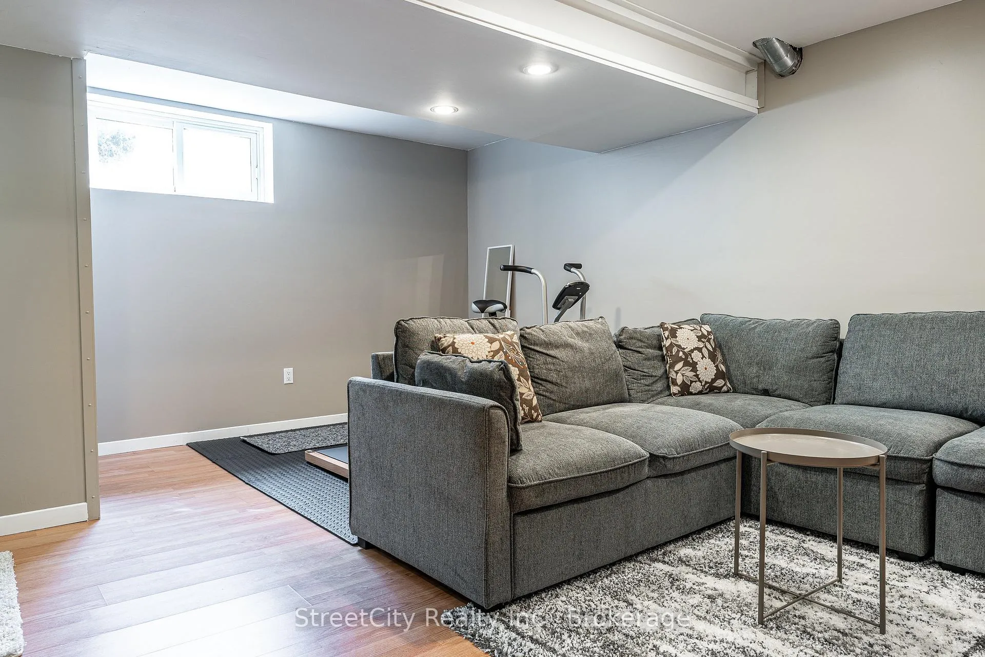 Photo 31 of 75 Wingfield Avenue, Stratford — HOMEH