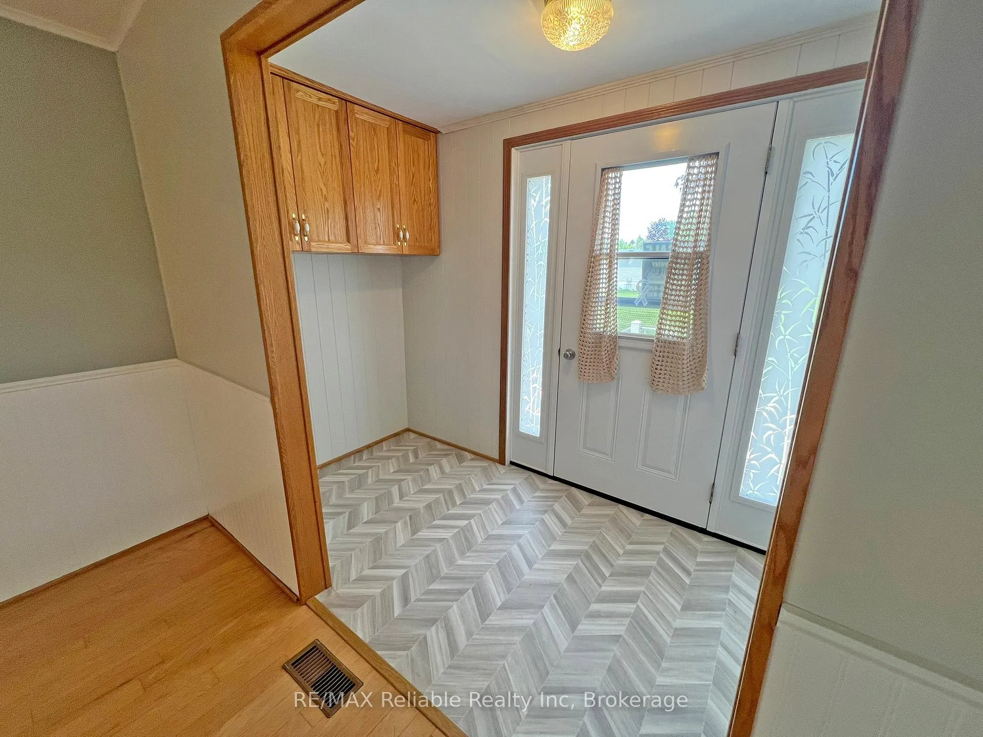 Photo 4 of 144 Sandbagger Crescent, Central Huron, Clinton — HOMEH