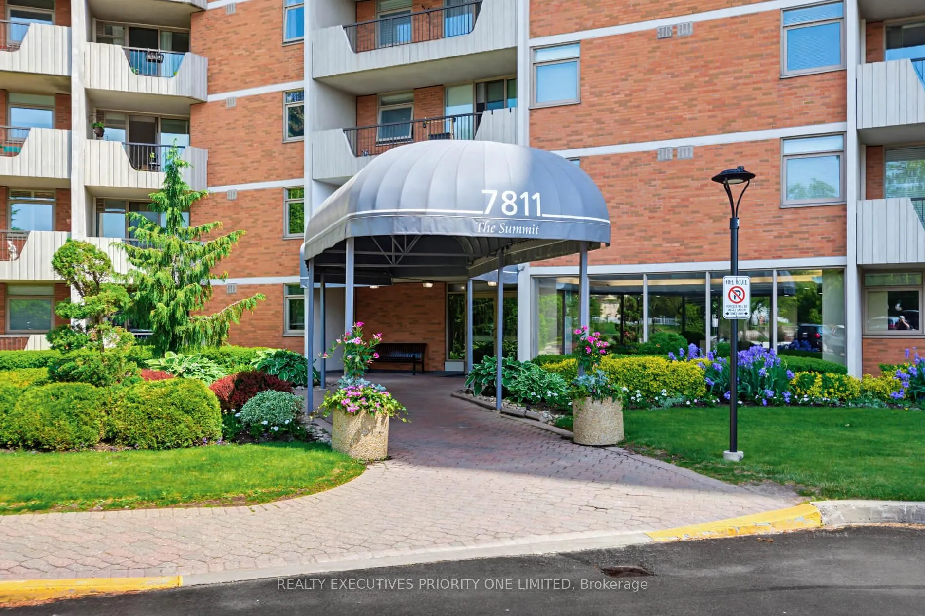 Photo 3 of Unit 308, 7811 Yonge Street, Markham, Thornhill — HOMEH