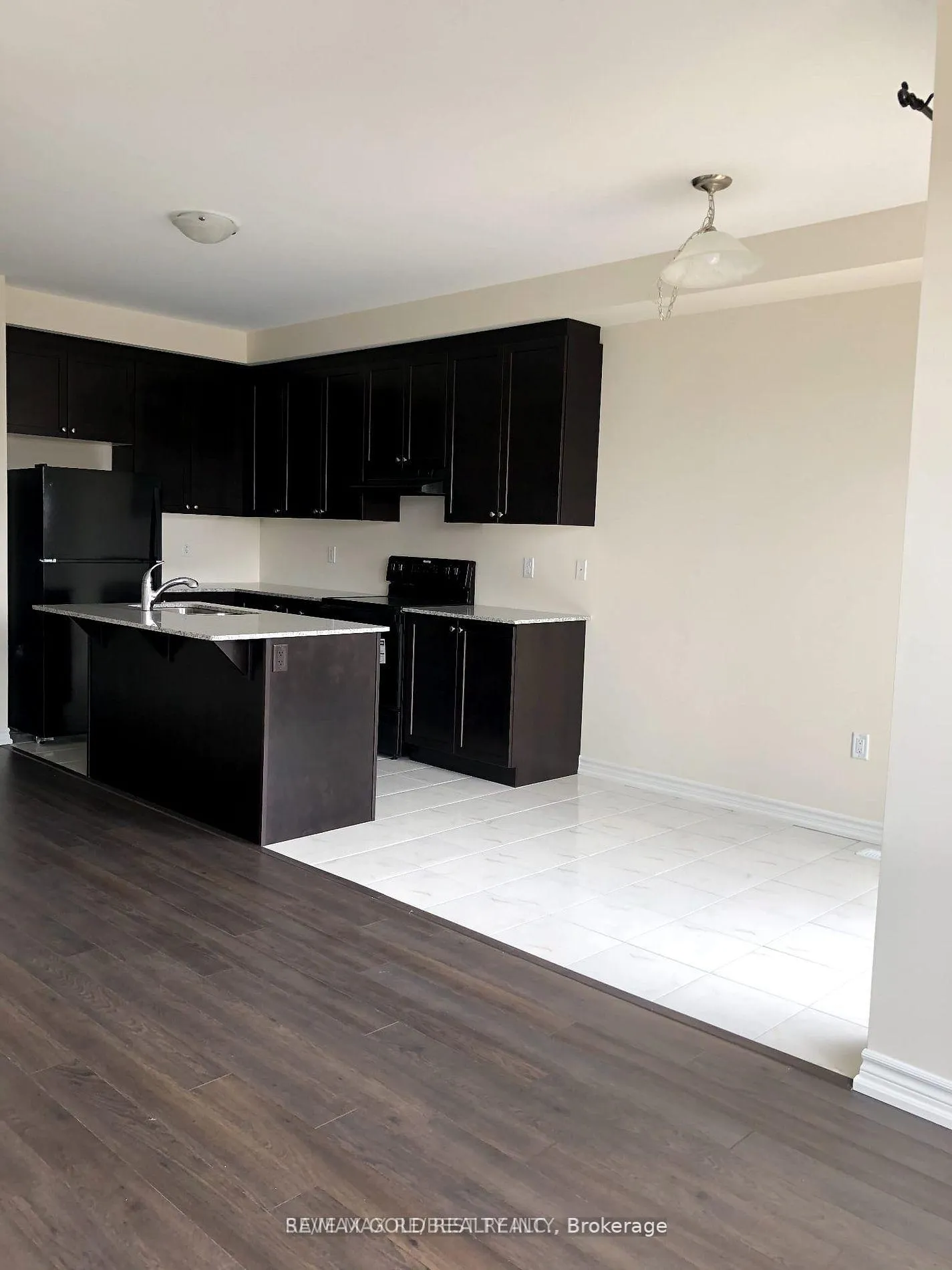 Photo 3 of 12 Circus Crescent, Brampton, Northwest Brampton — HOMEH