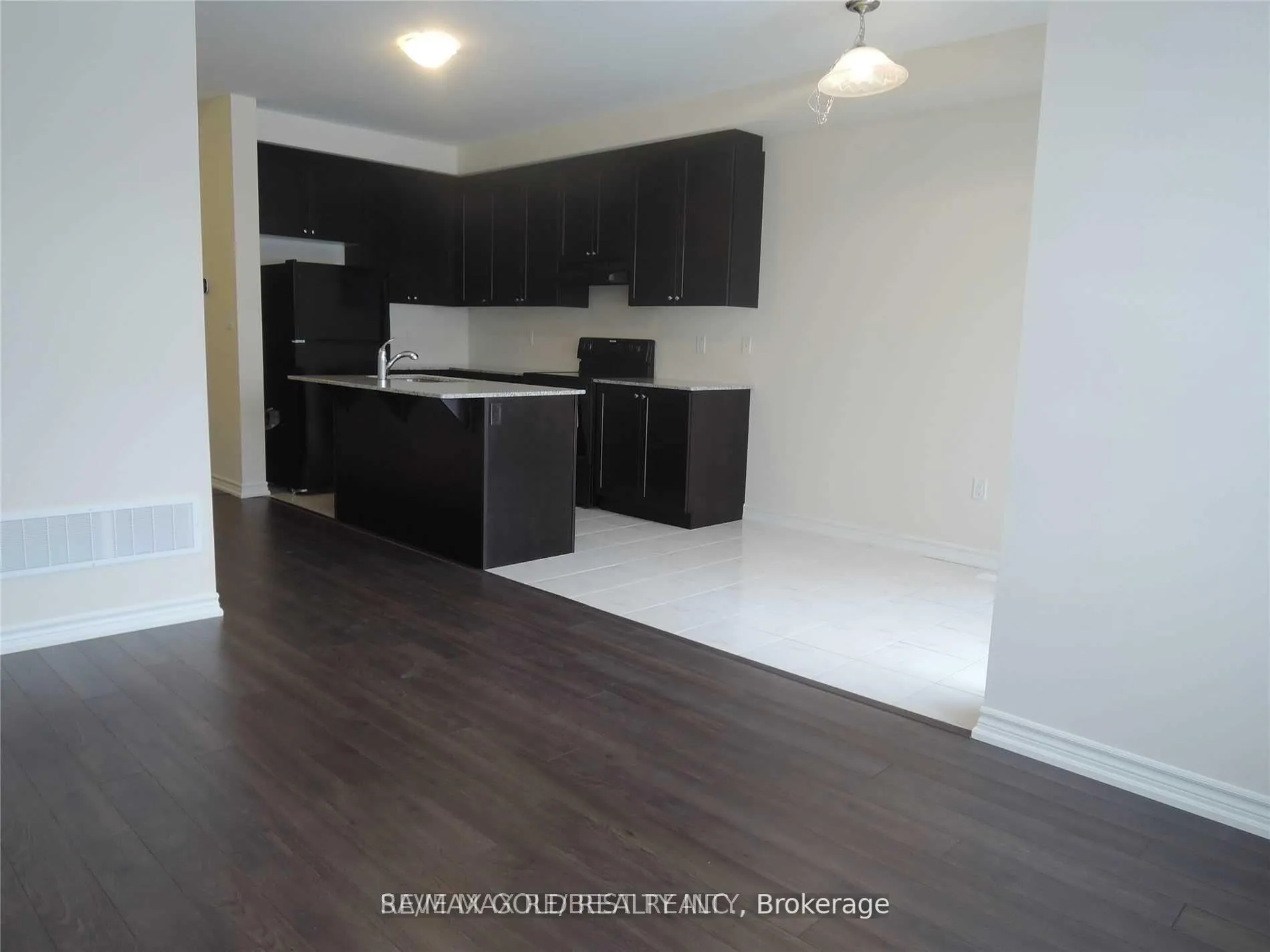 Photo 4 of 12 Circus Crescent, Brampton, Northwest Brampton — HOMEH