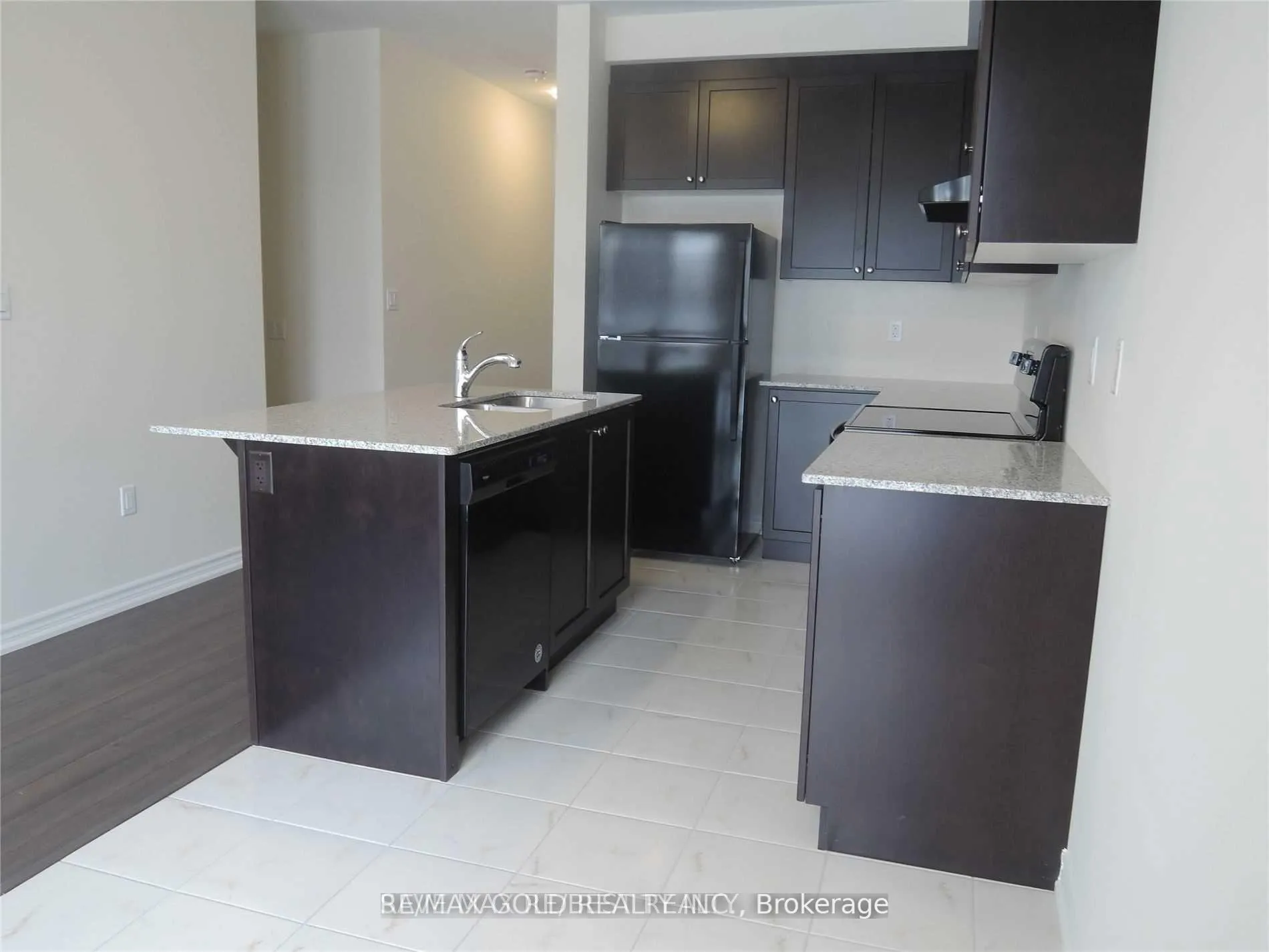 Photo 5 of 12 Circus Crescent, Brampton, Northwest Brampton — HOMEH
