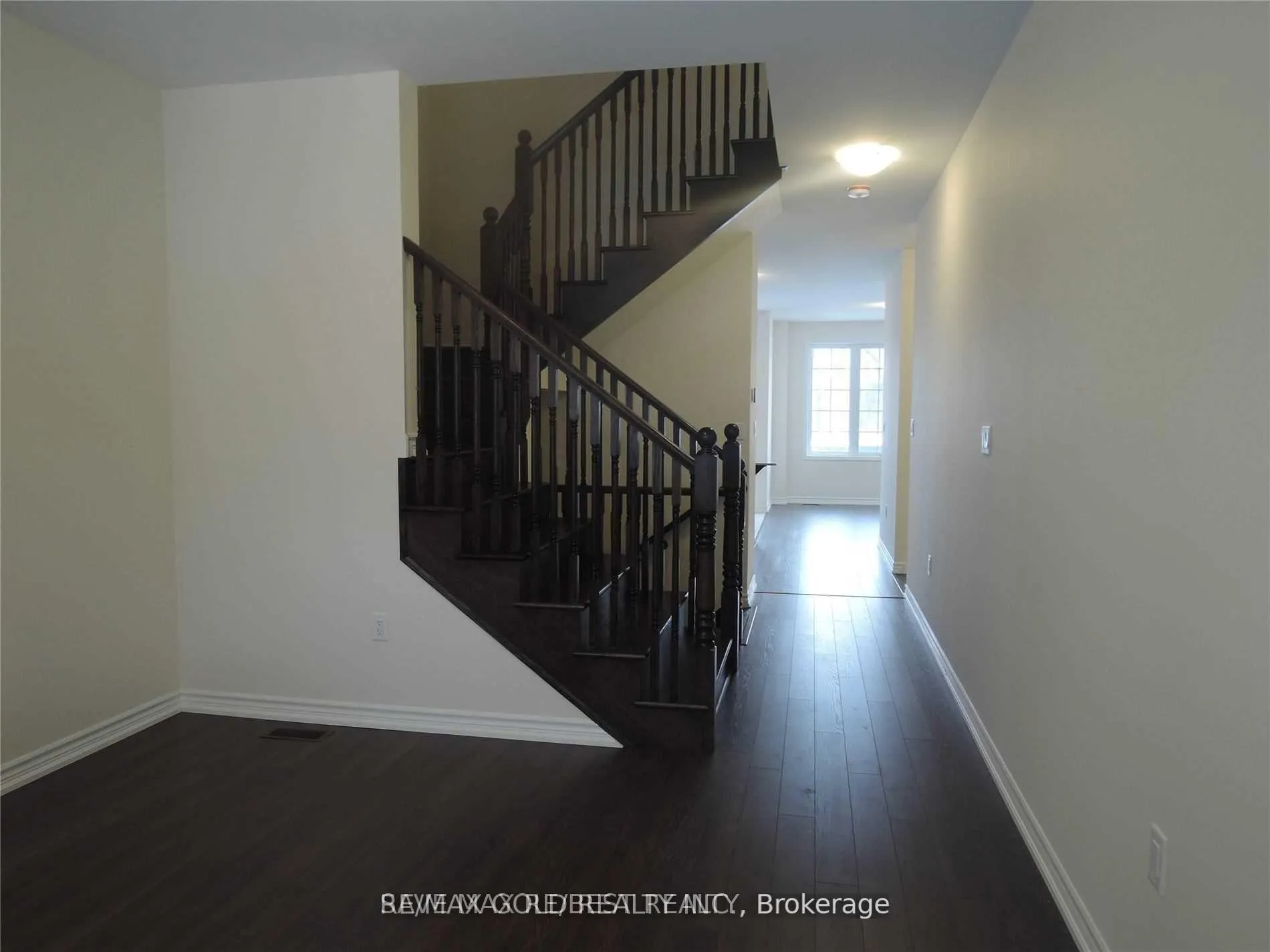 Photo 6 of 12 Circus Crescent, Brampton, Northwest Brampton — HOMEH